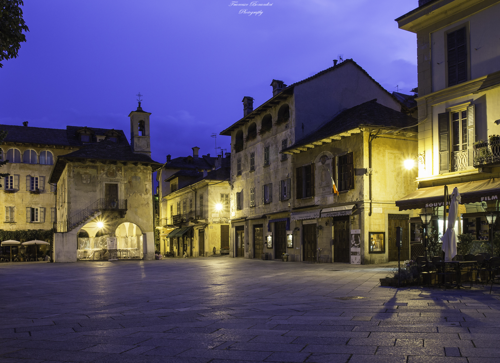 Il Broletto e la piazza