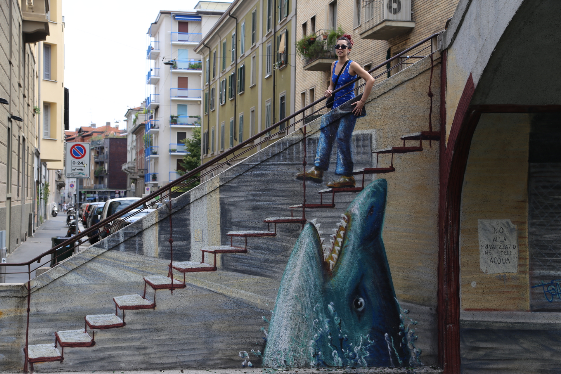 In the mouth to ...... the shark