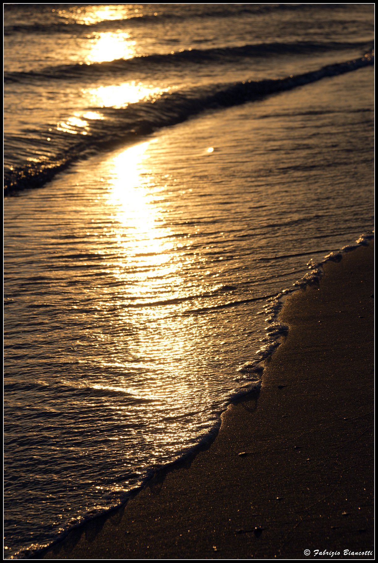 Light games between the waves