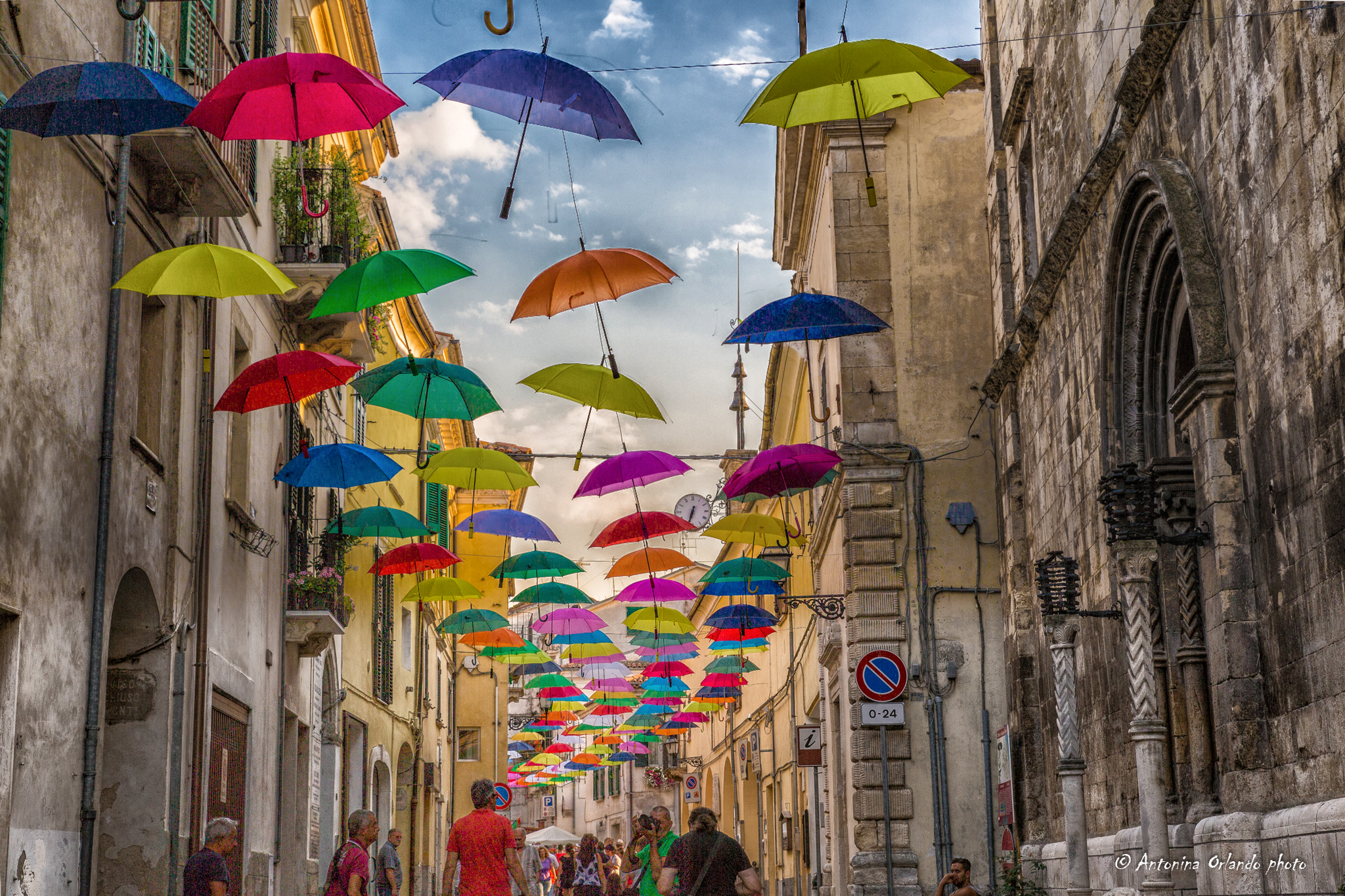 Maneuver under umbrellas 2