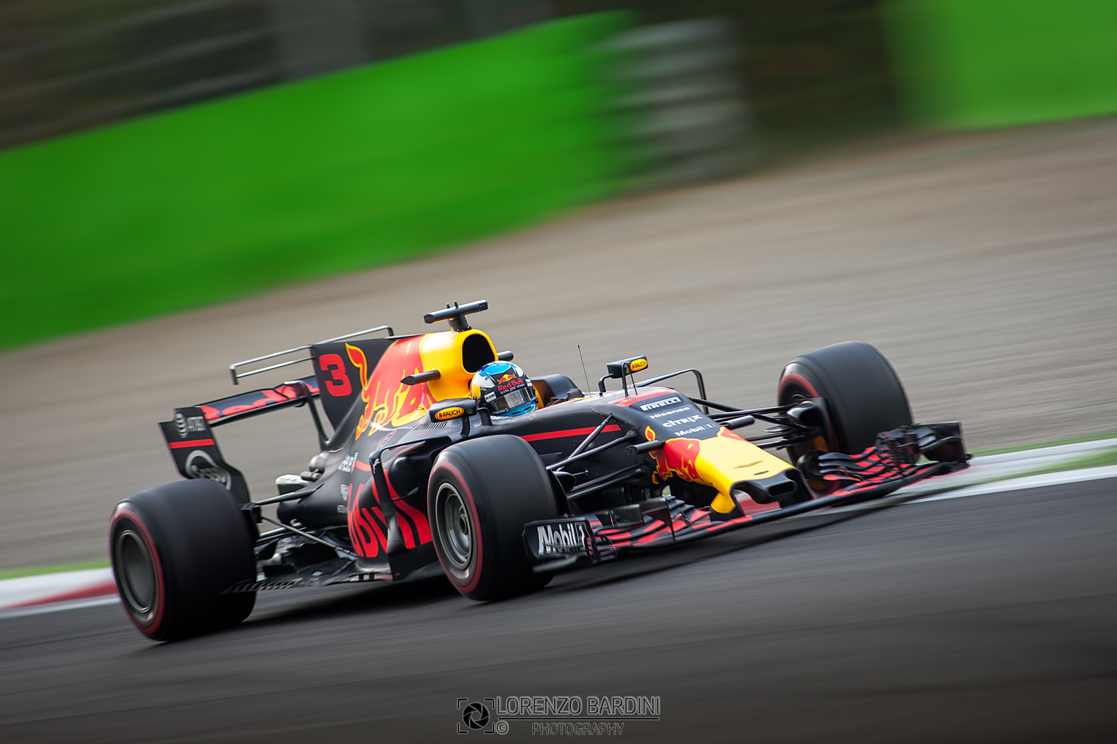 Ricciardo in uscita dalla Roggia