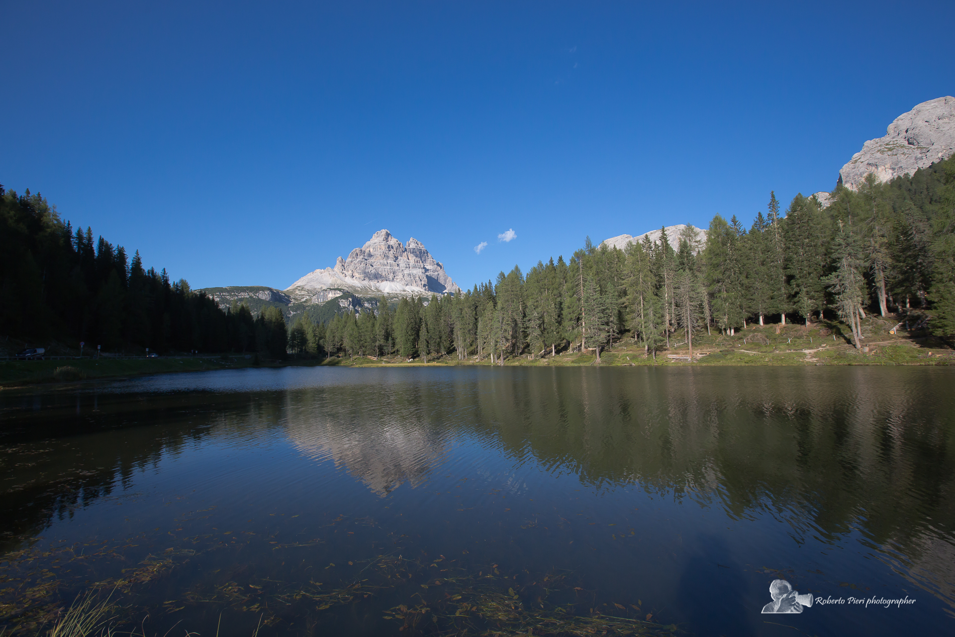 le tre cime di lavaredo sul lago Antorno
