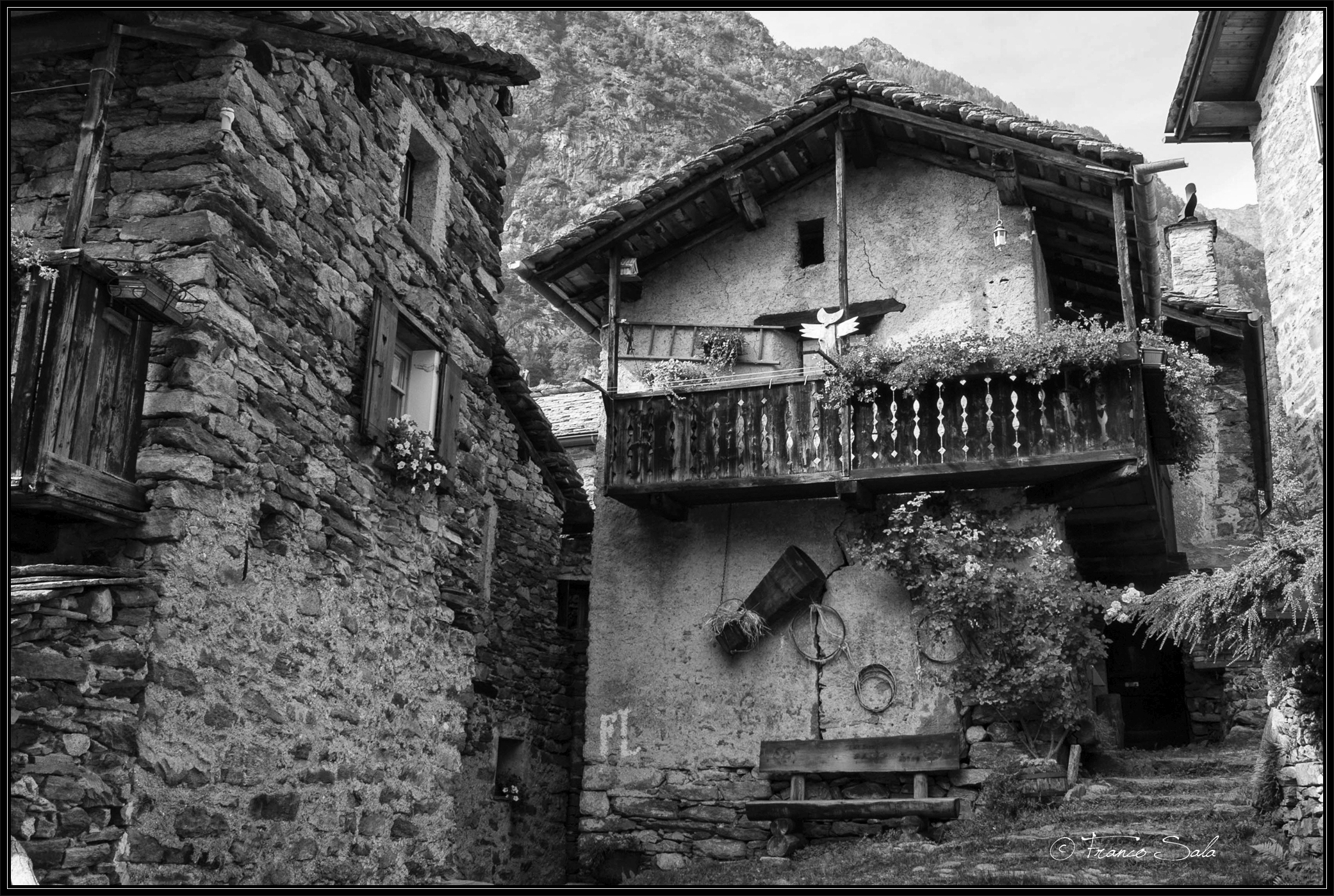 Savogno - The village