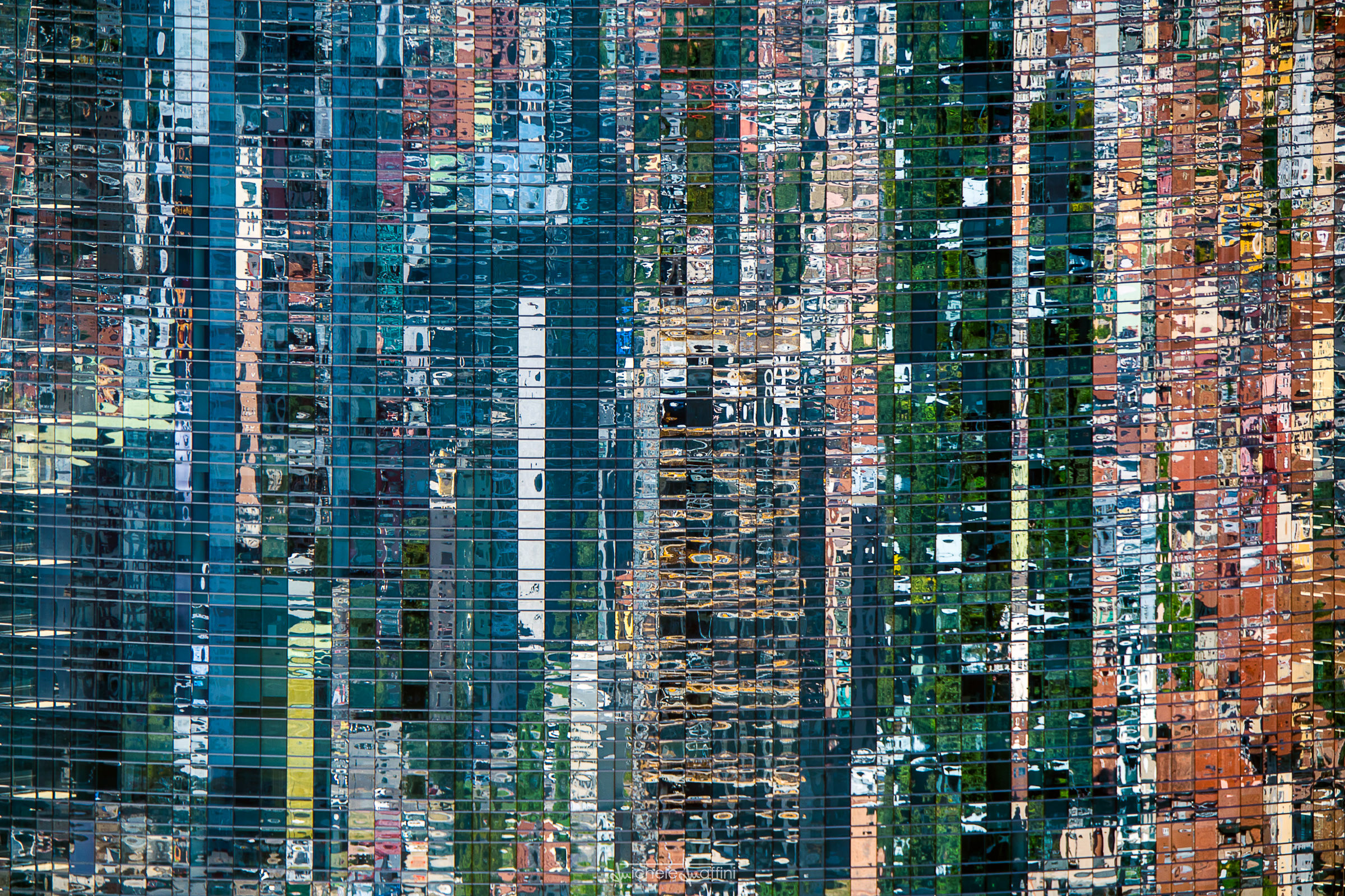 Milano - Riflessi su Torre Unicredit