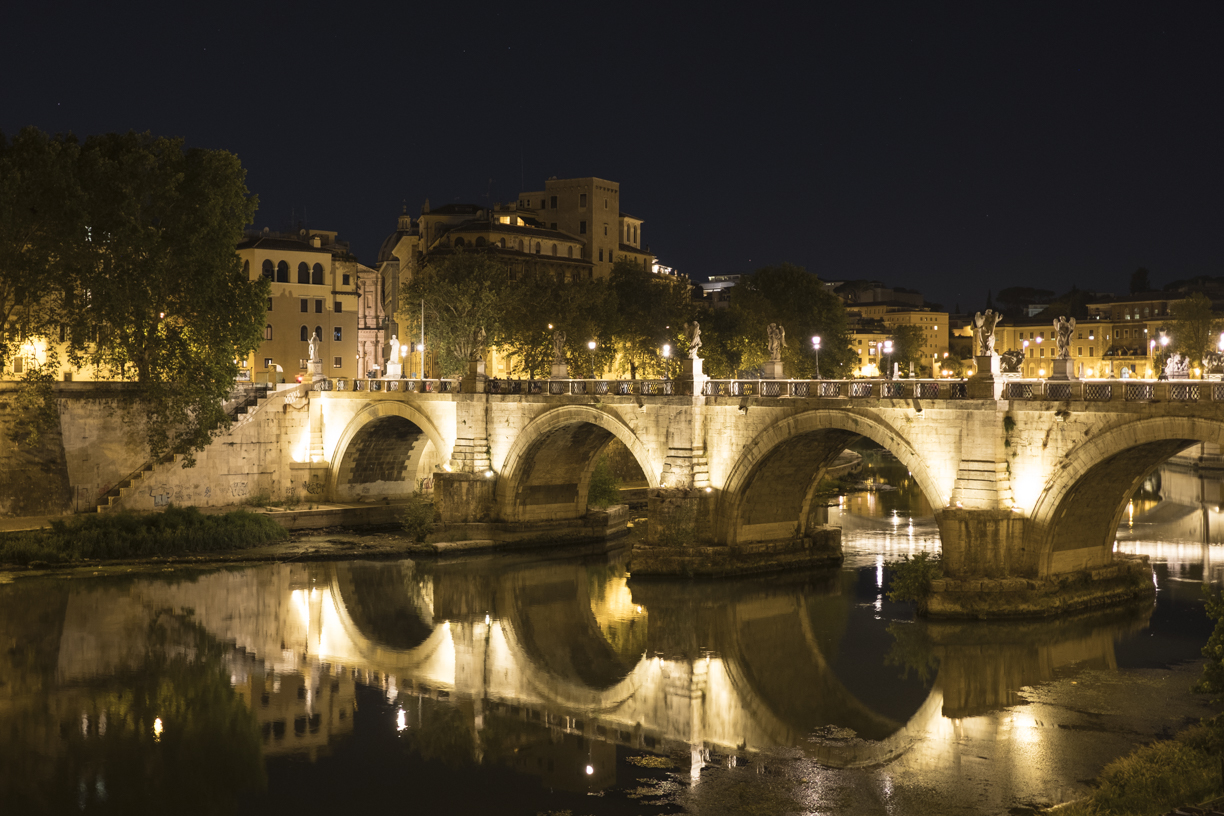 Roma by night