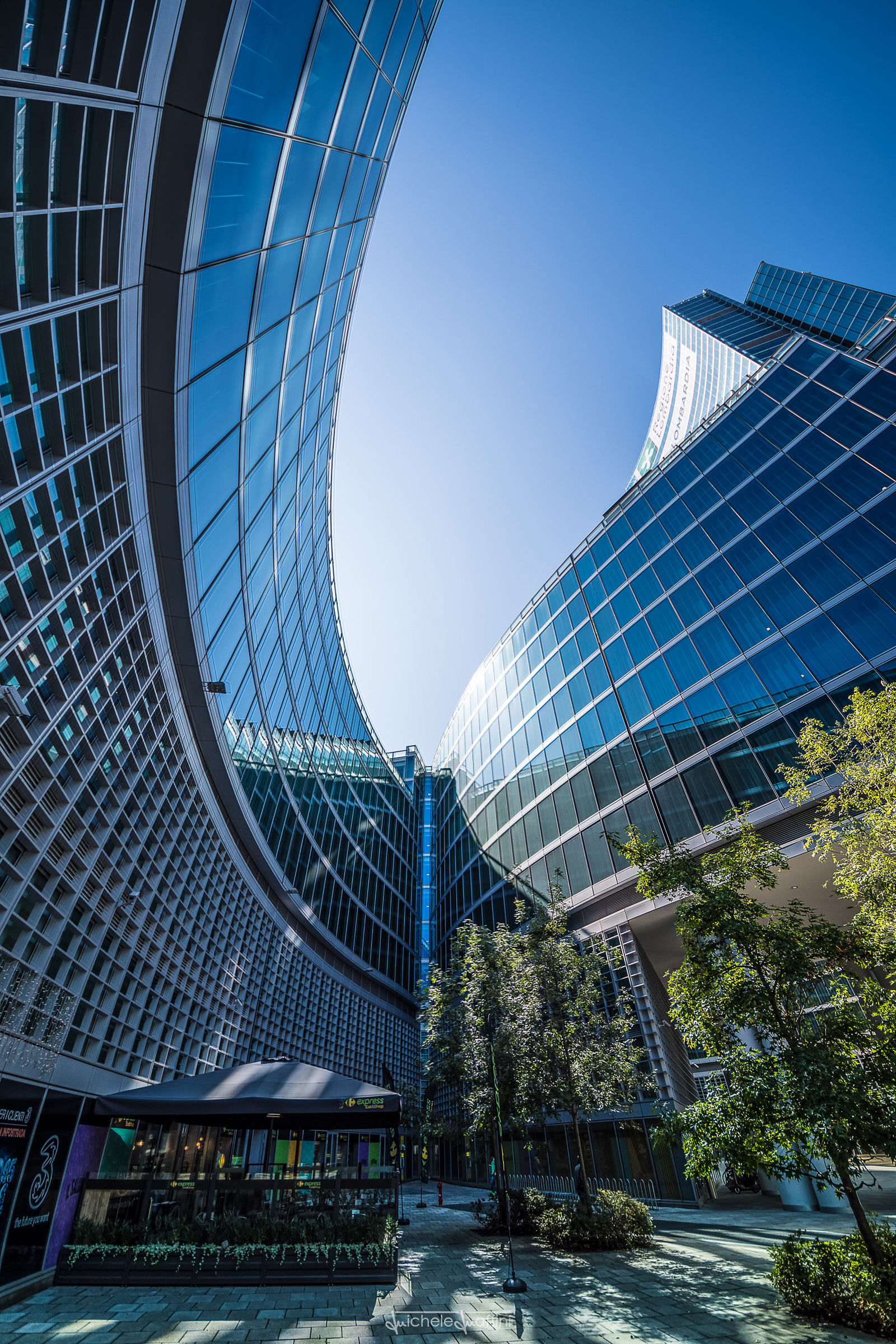 Milano - Scorcio palazzo della regione