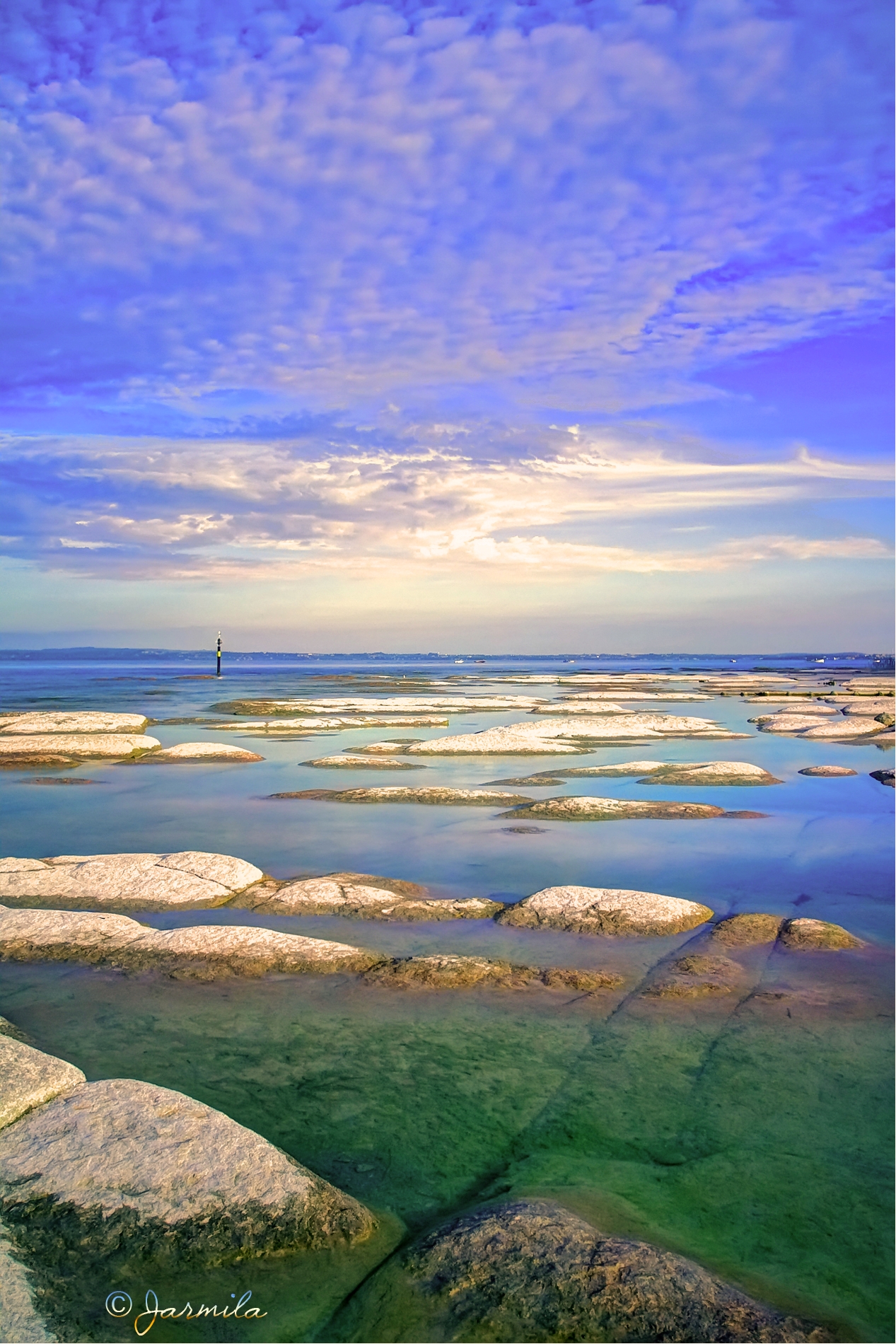 The quiet and the infinity of the lake