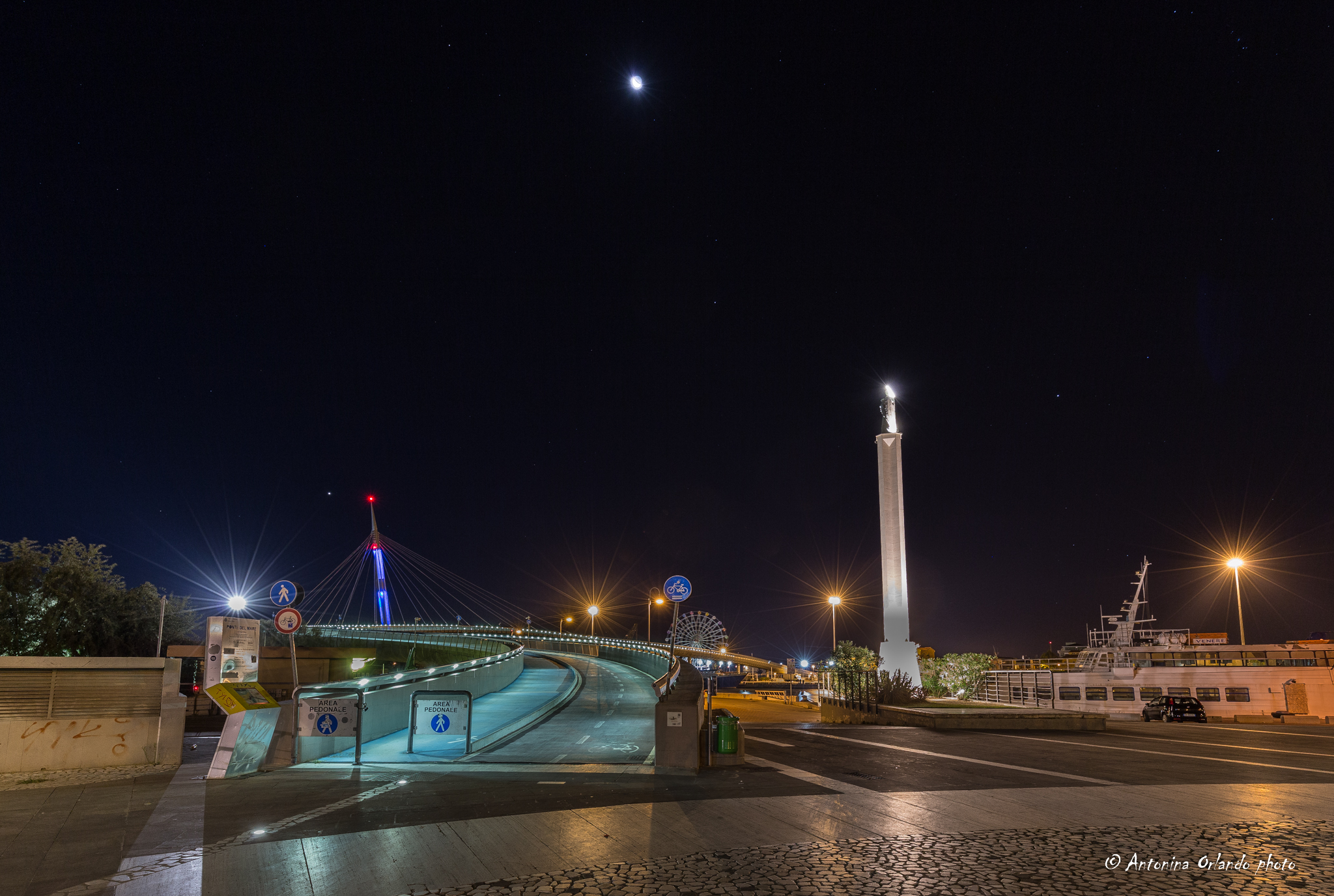 Anche la luna sta a guardare !!!