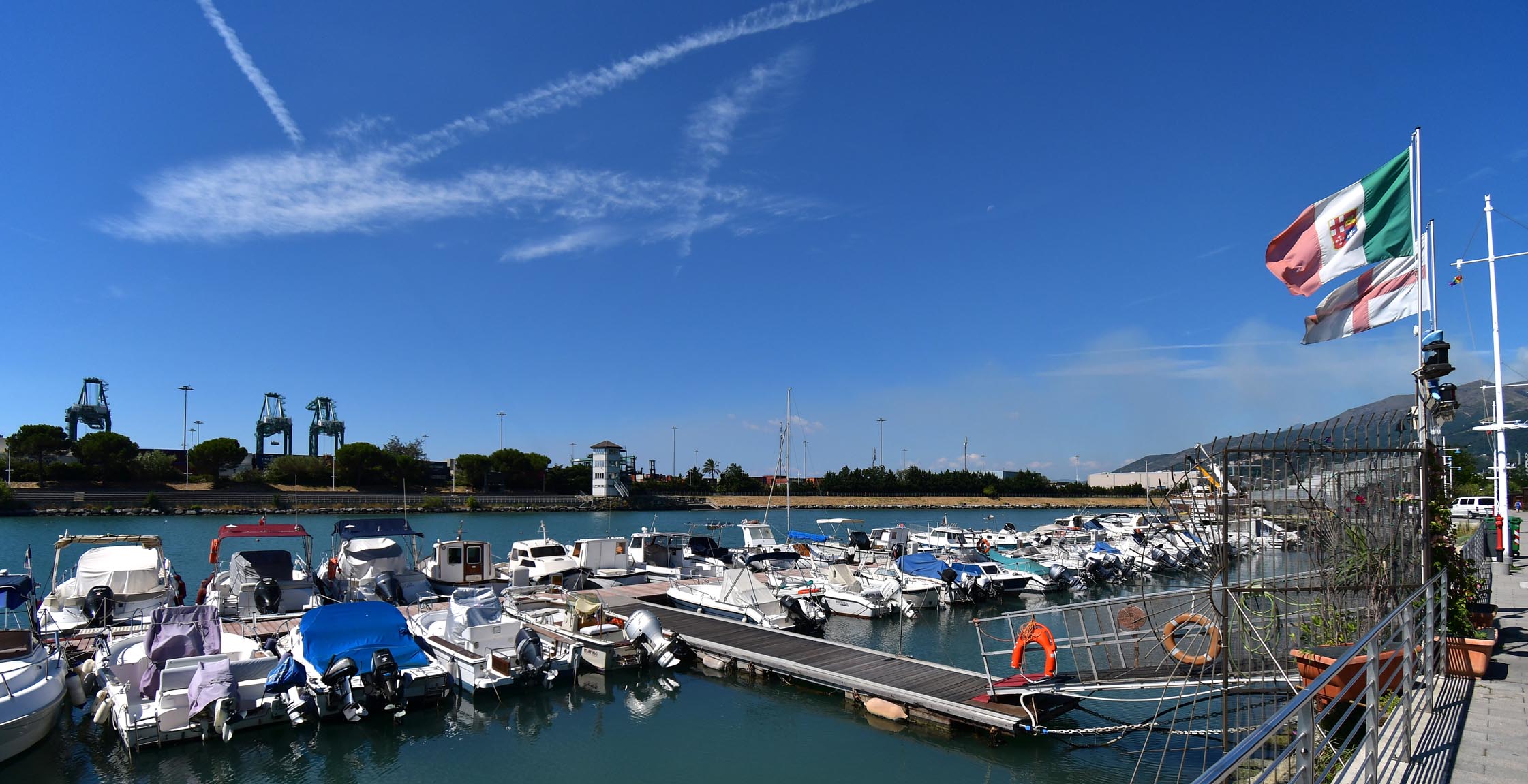 due scatti a 20mm uniti con Ice di Microsoft