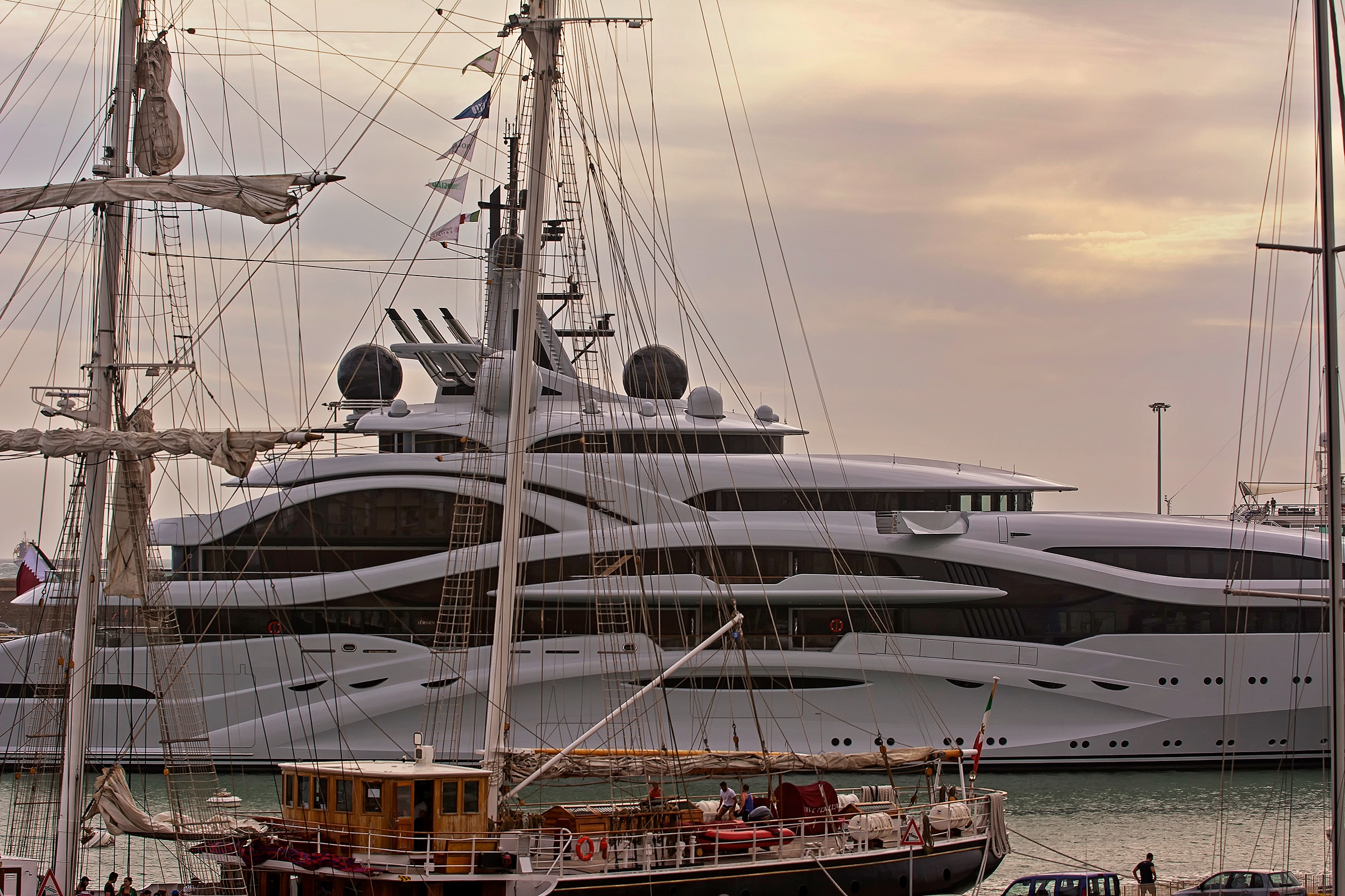 Passato & Futuro - Nave Italia e Al Lusail dell'Emiro d