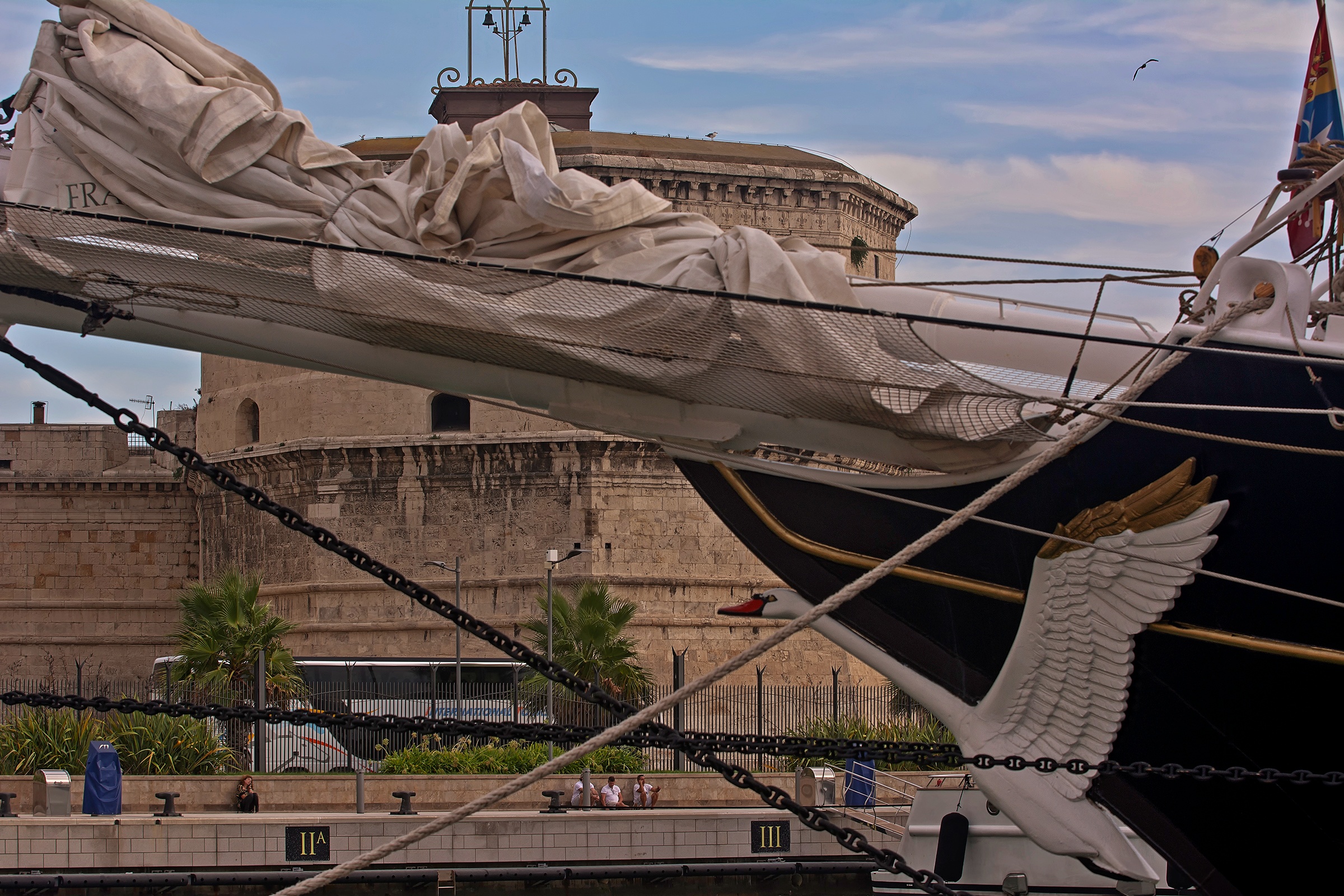 The Polena di Nave Italia and Forte Michelangelo