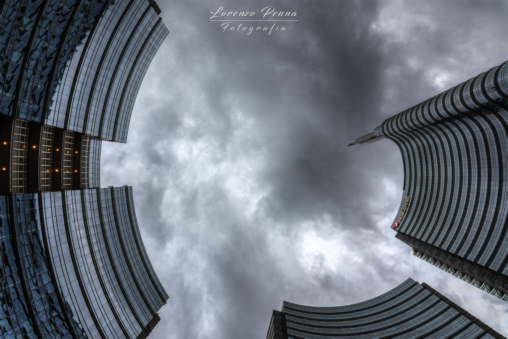 Piazza Gae Aulenti from below