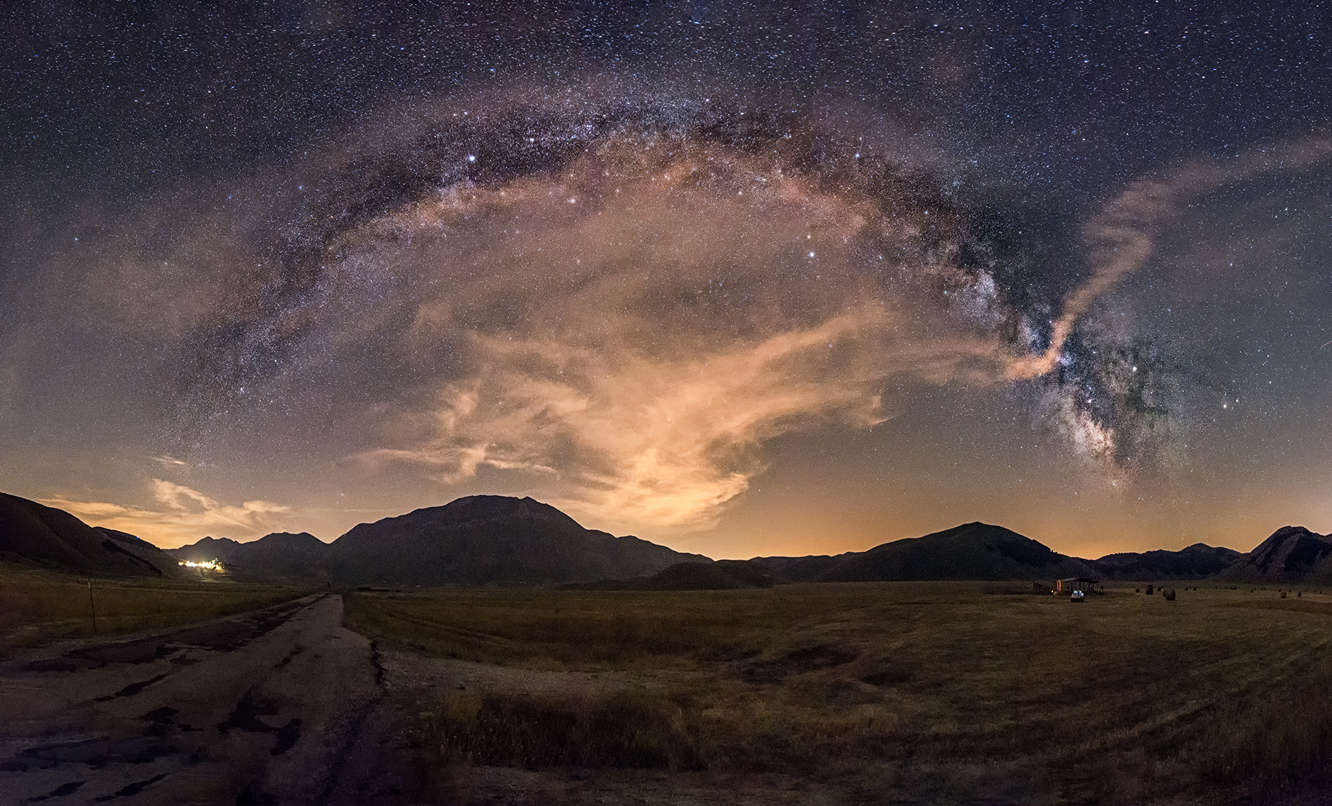 The arc of the Milky Way