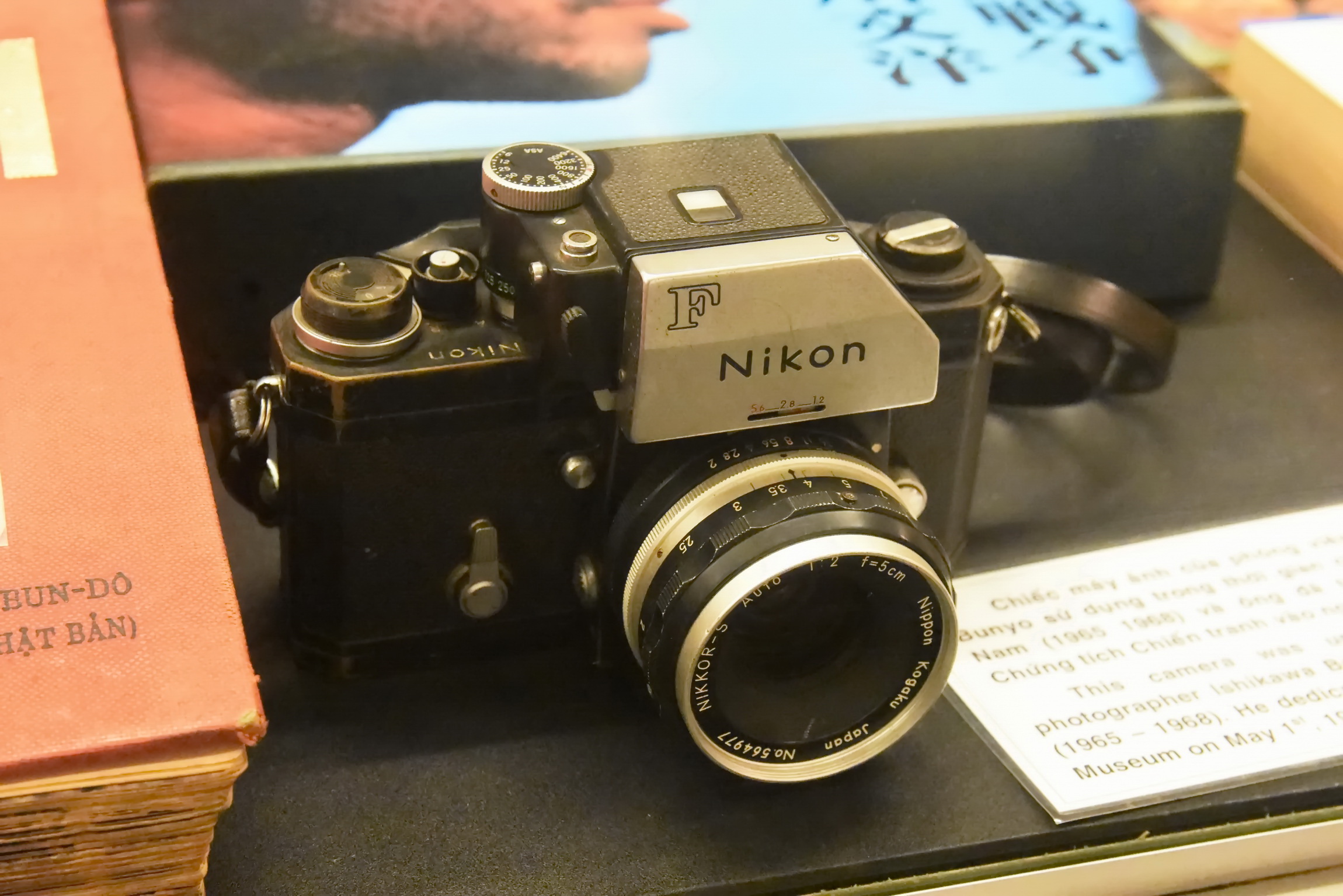 Camera Nikon che ha vissuto la guerra del Vietnam