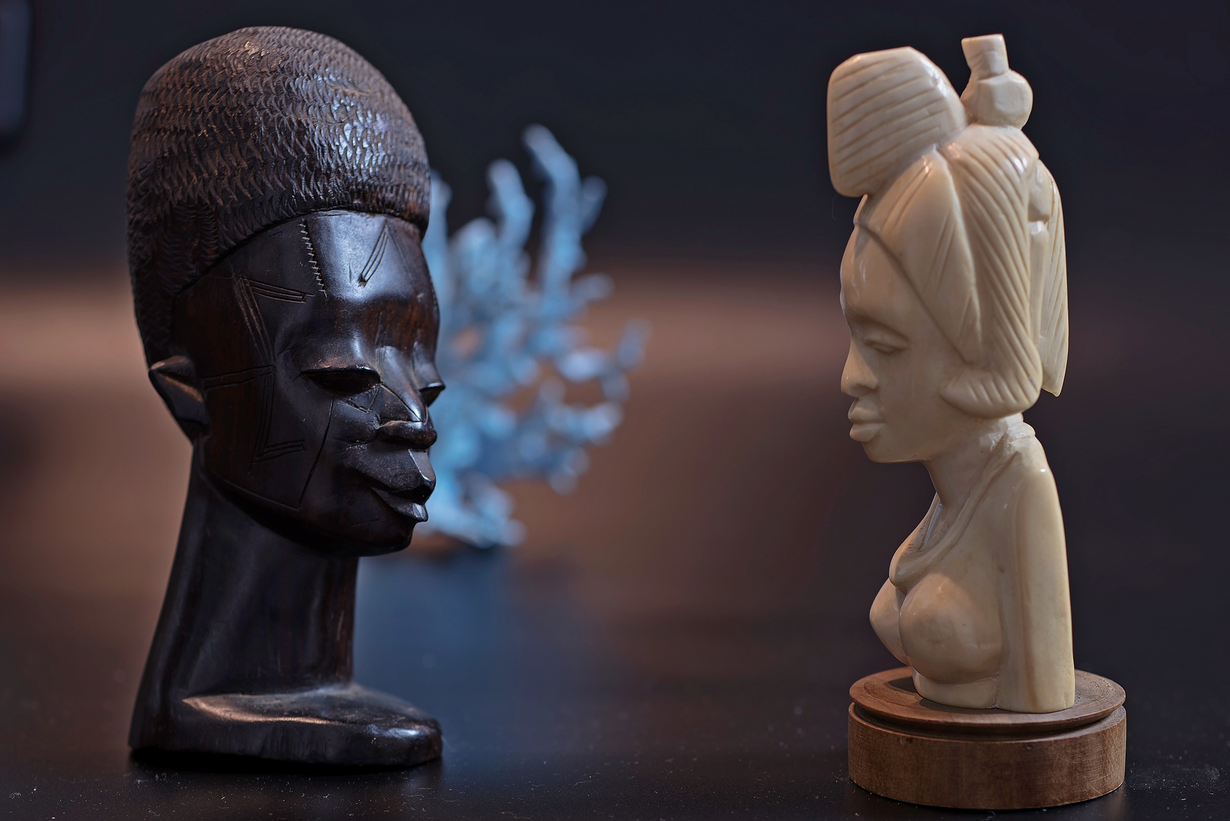 Hairstyles and tribal decorations