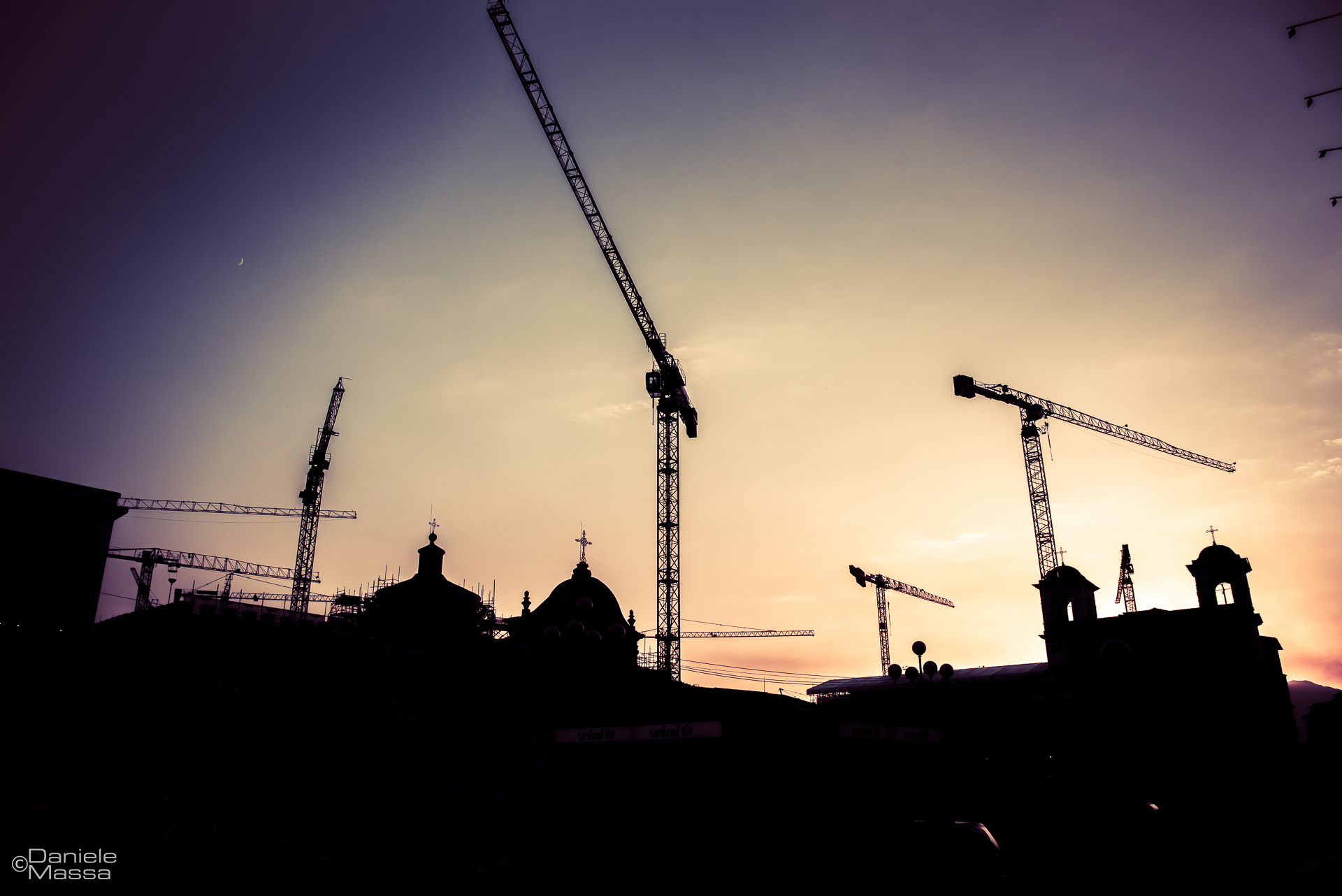 "ombre scure" su piazza del duomo a l'aquila