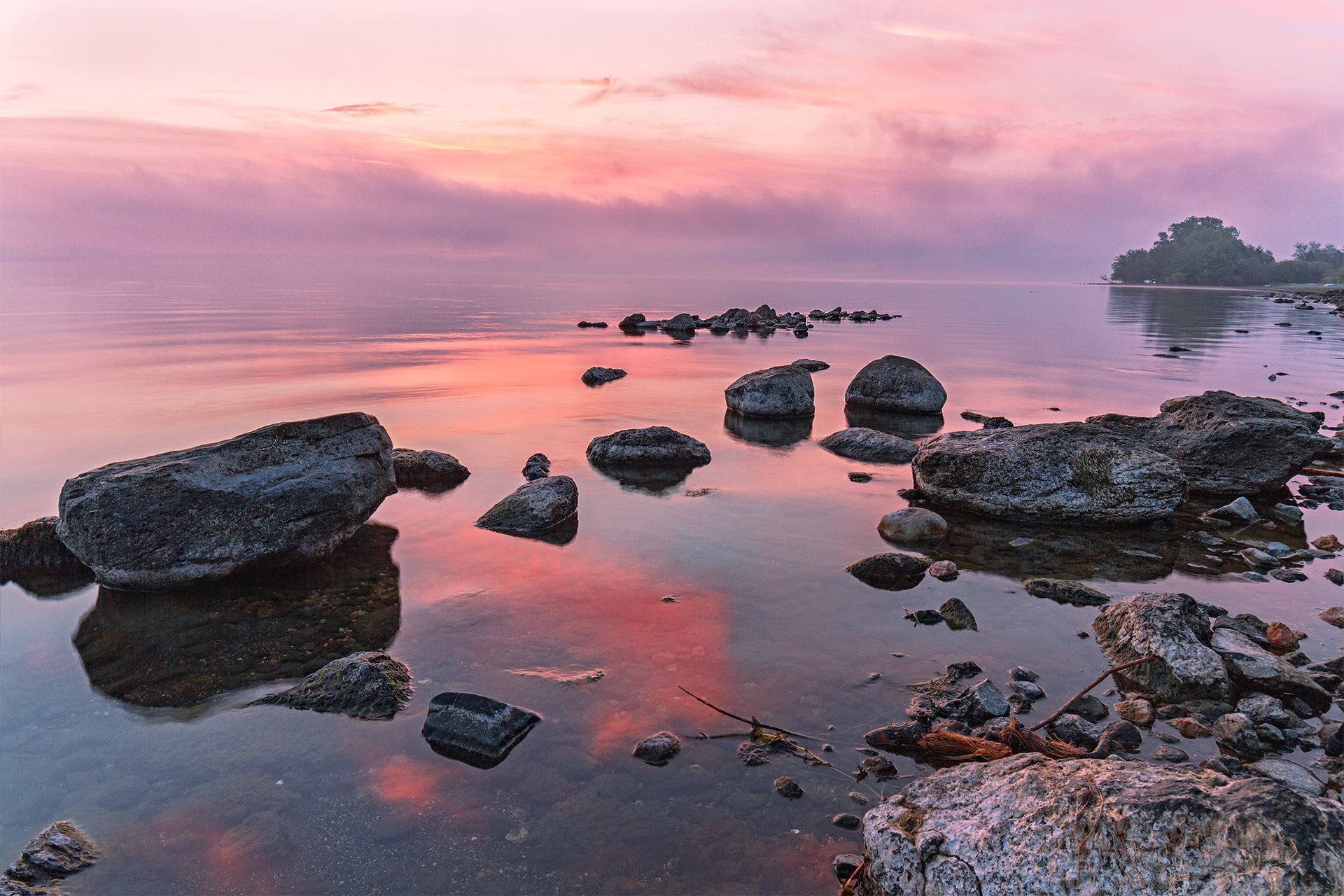 Alba sul lago di bracciano