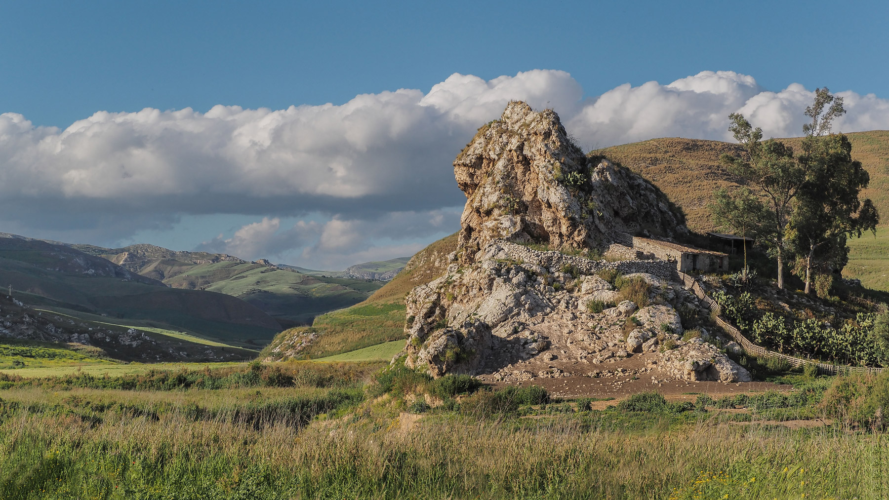 The little house in the rock