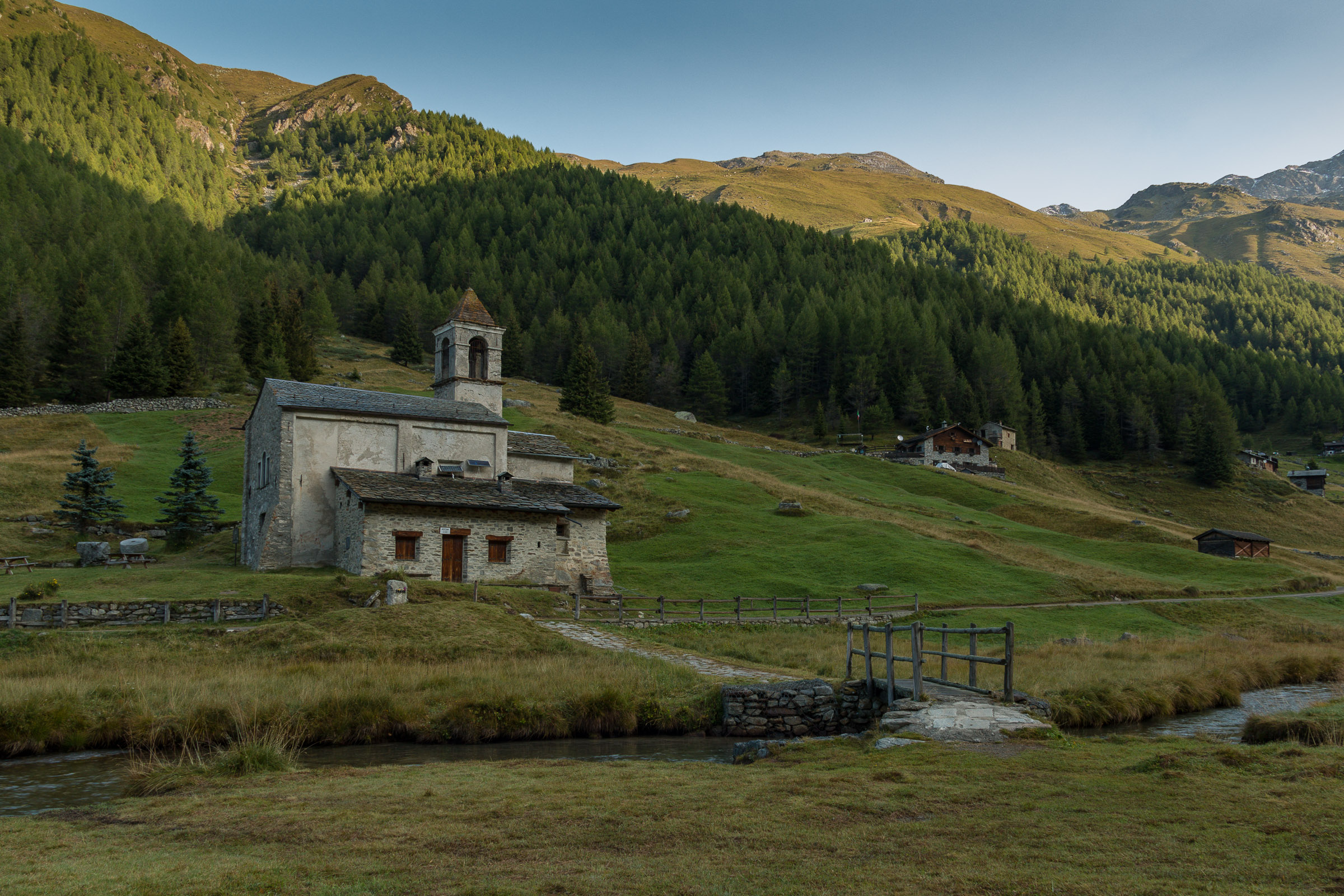 Alba in Val di Rezzalo