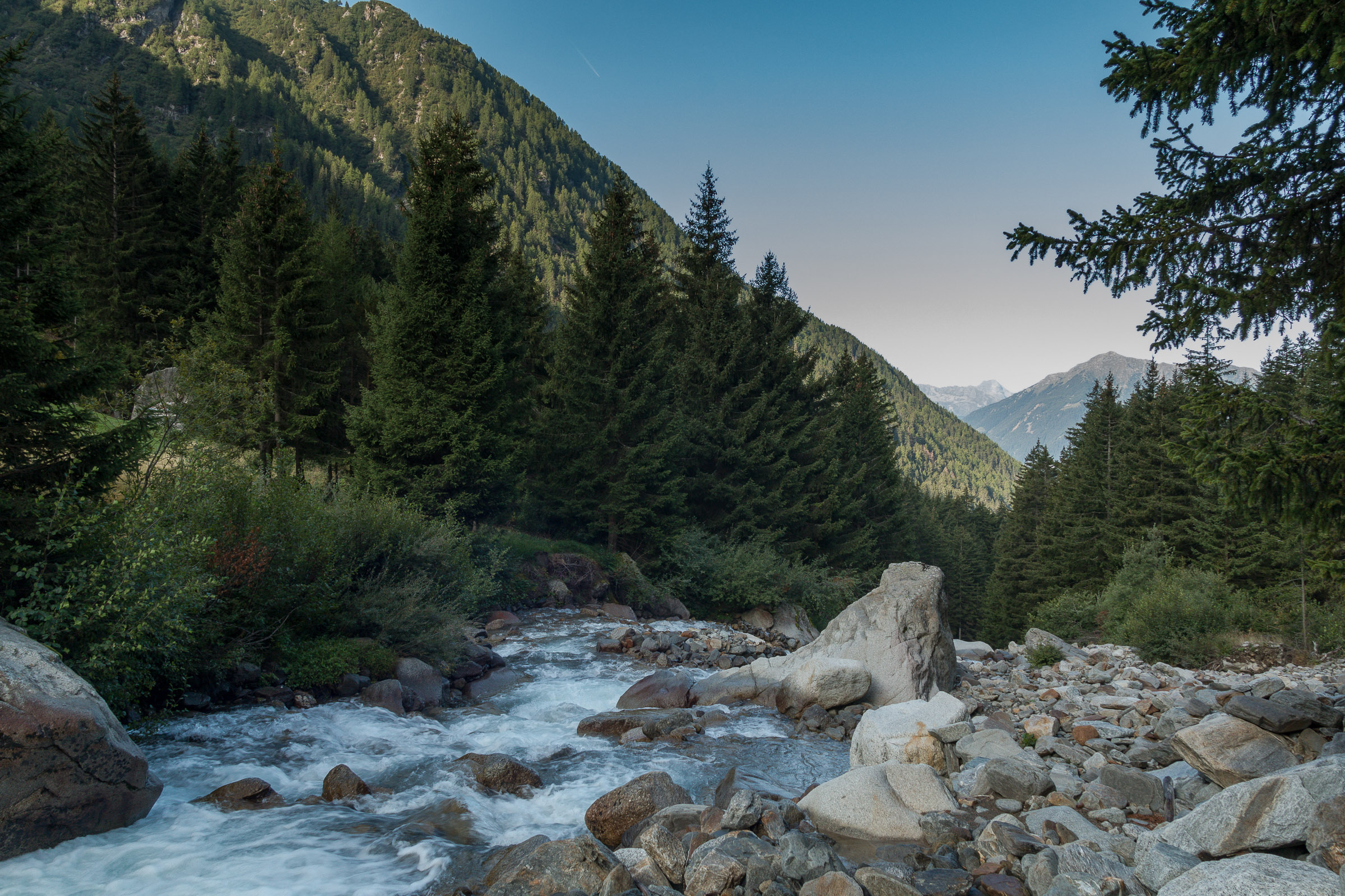 Alba in Val di Rezzalo