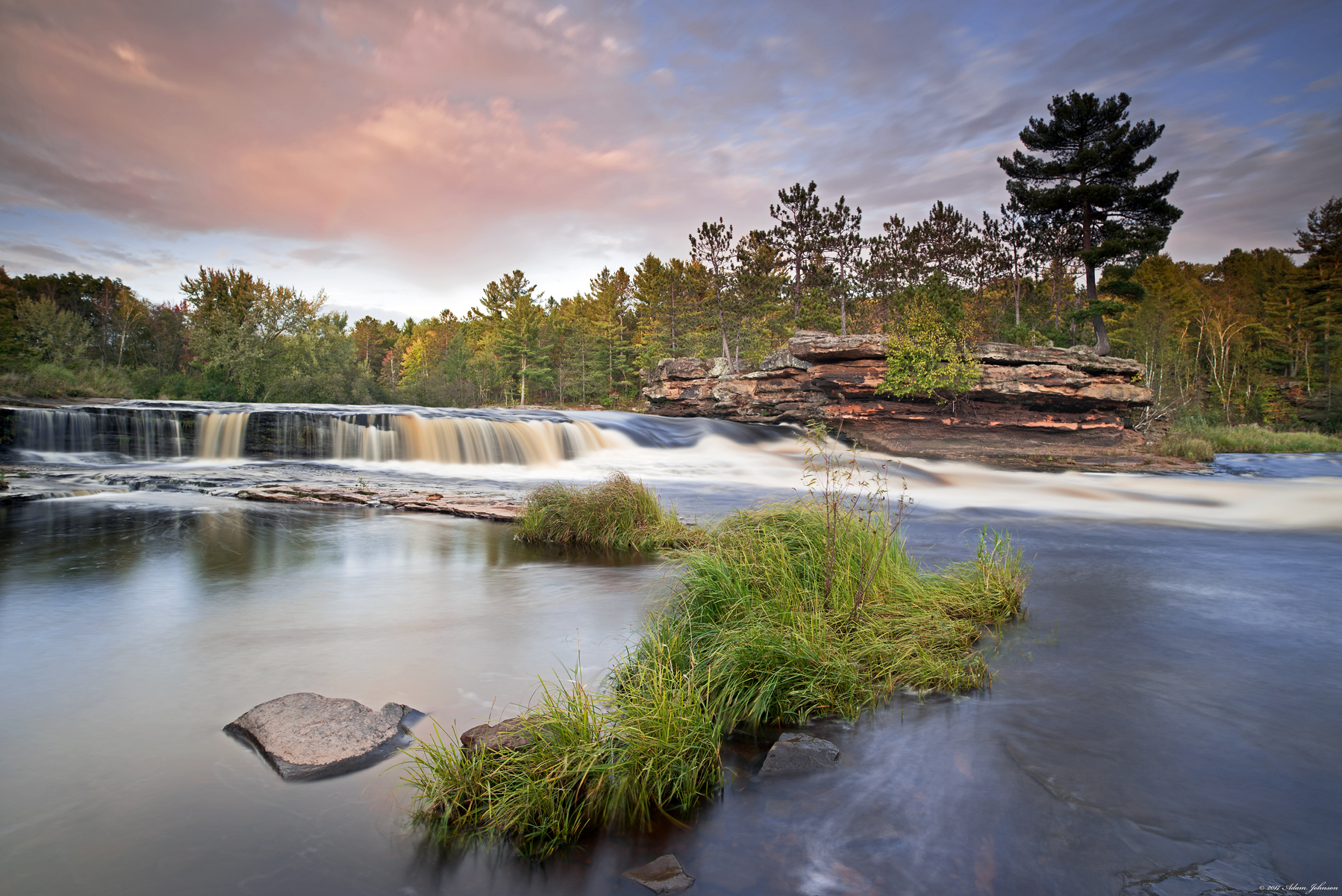 Lussureggiante Verde a Big Spring Falls