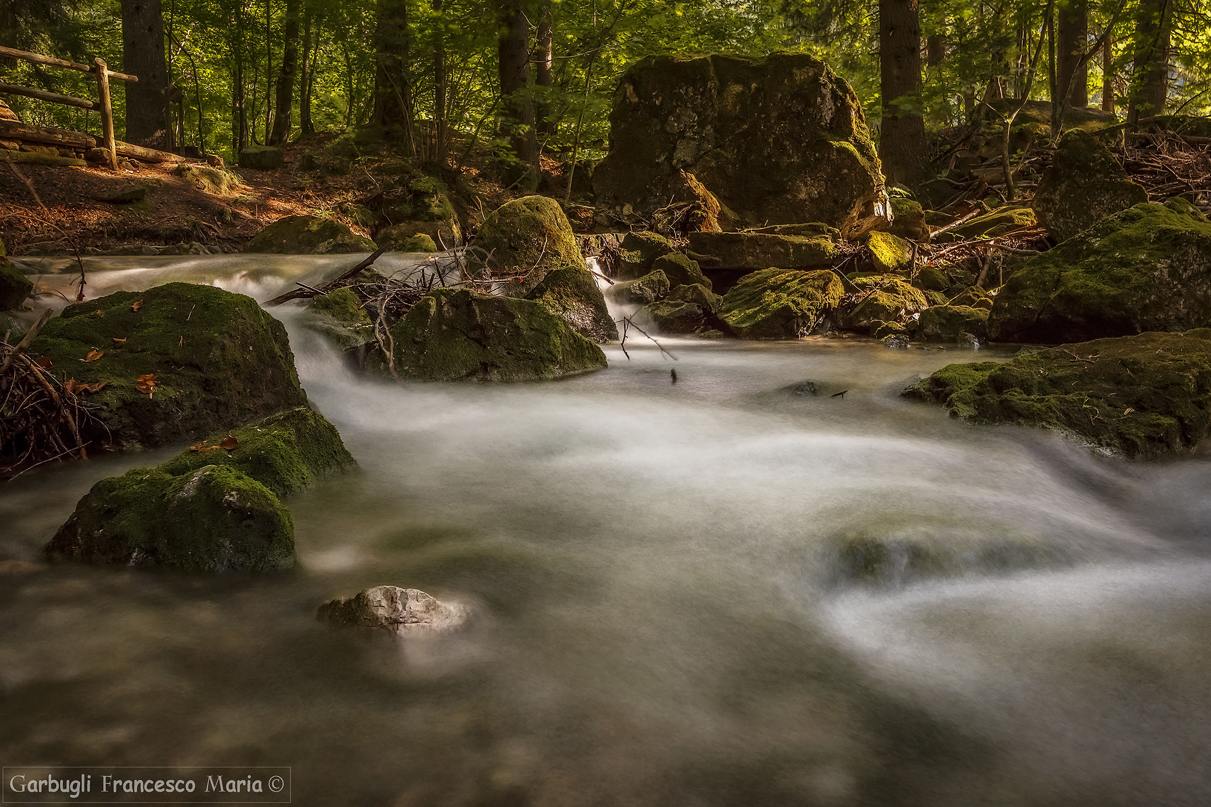 Tovel.. dove finisce il Lago ed inizia il Torrente....