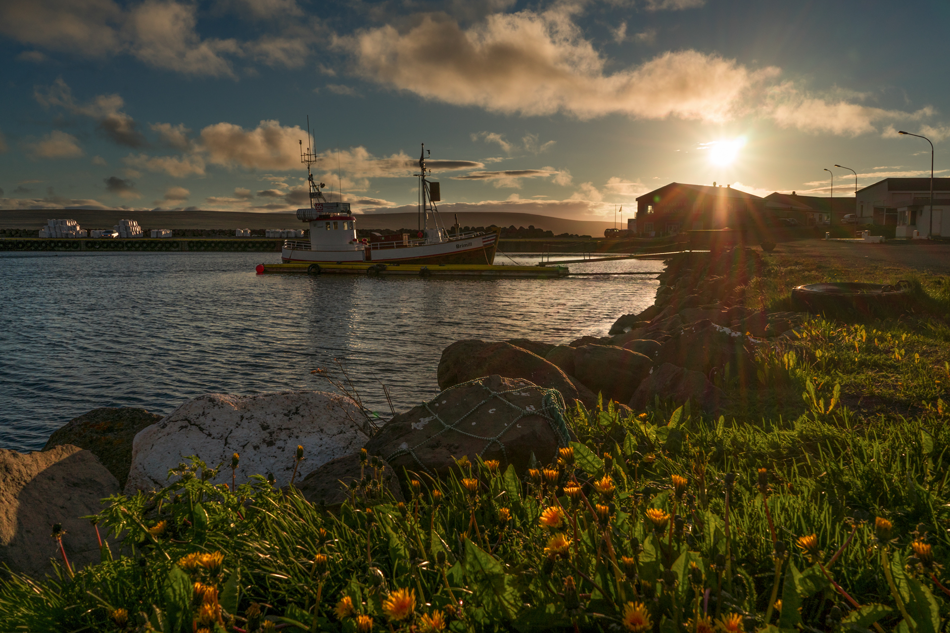 notte islandese al porto