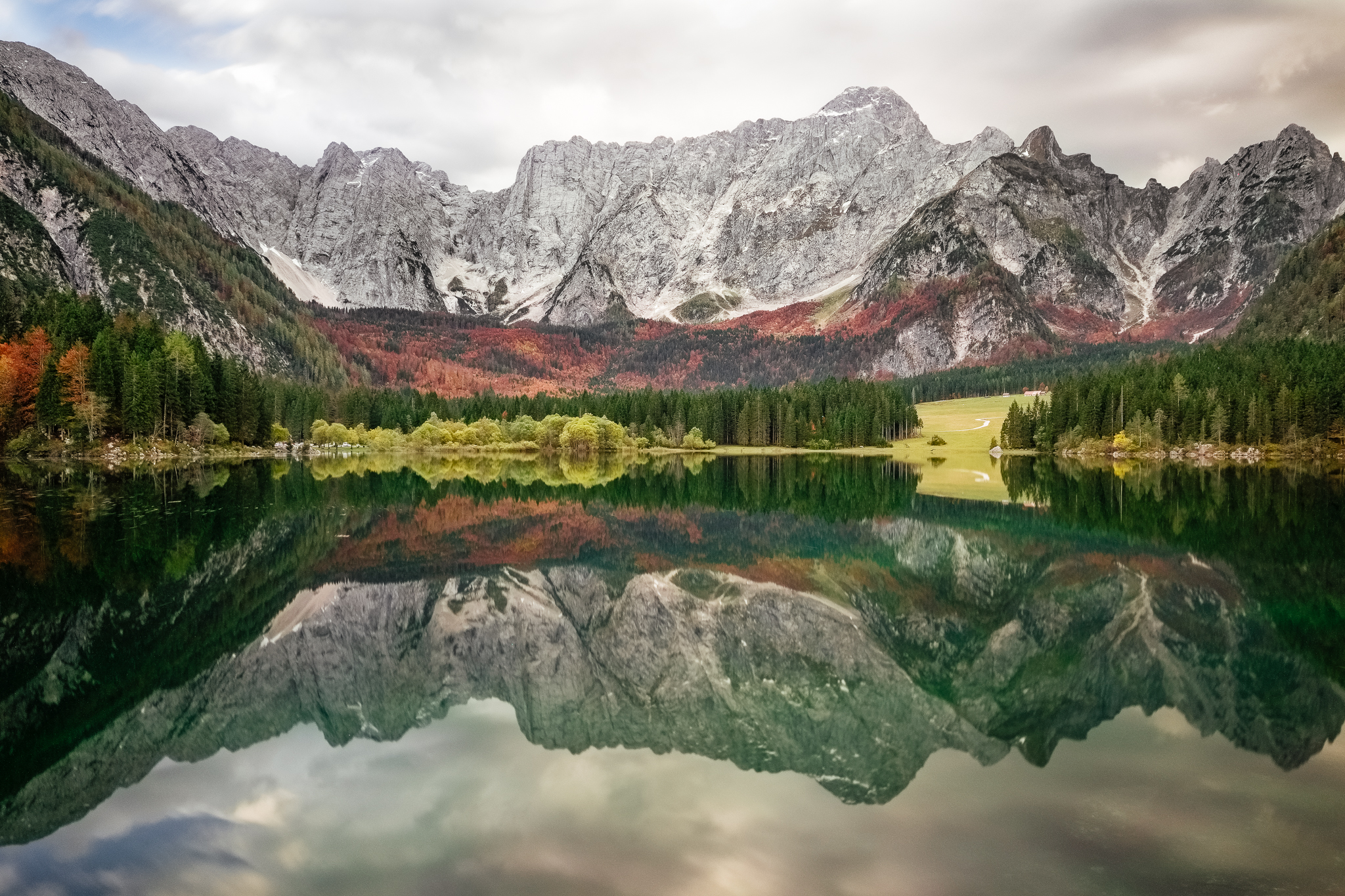 Autumn reflexes at the Upper Lake of Fusine
