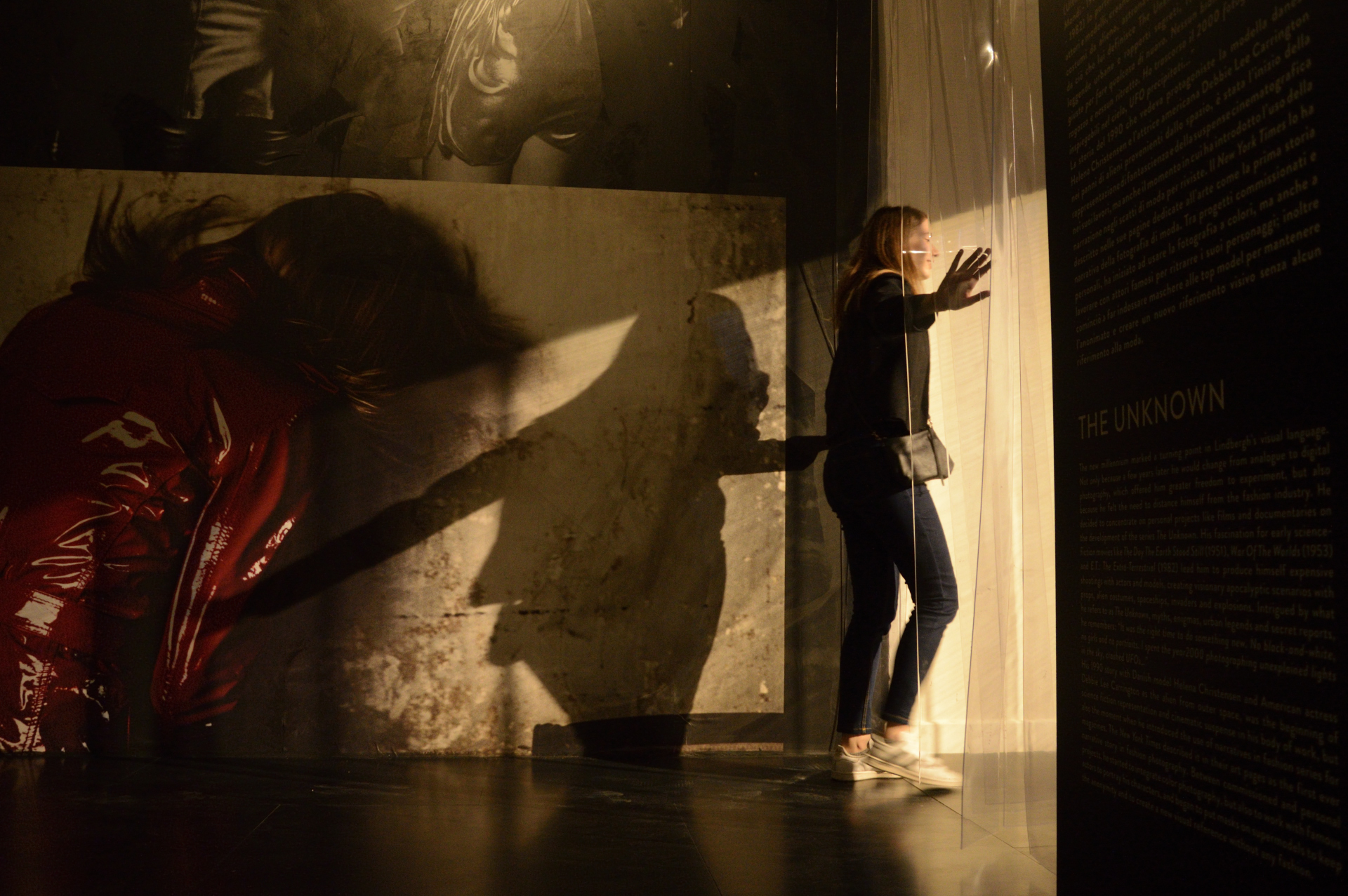 Dentrolamostra portrait # # # women