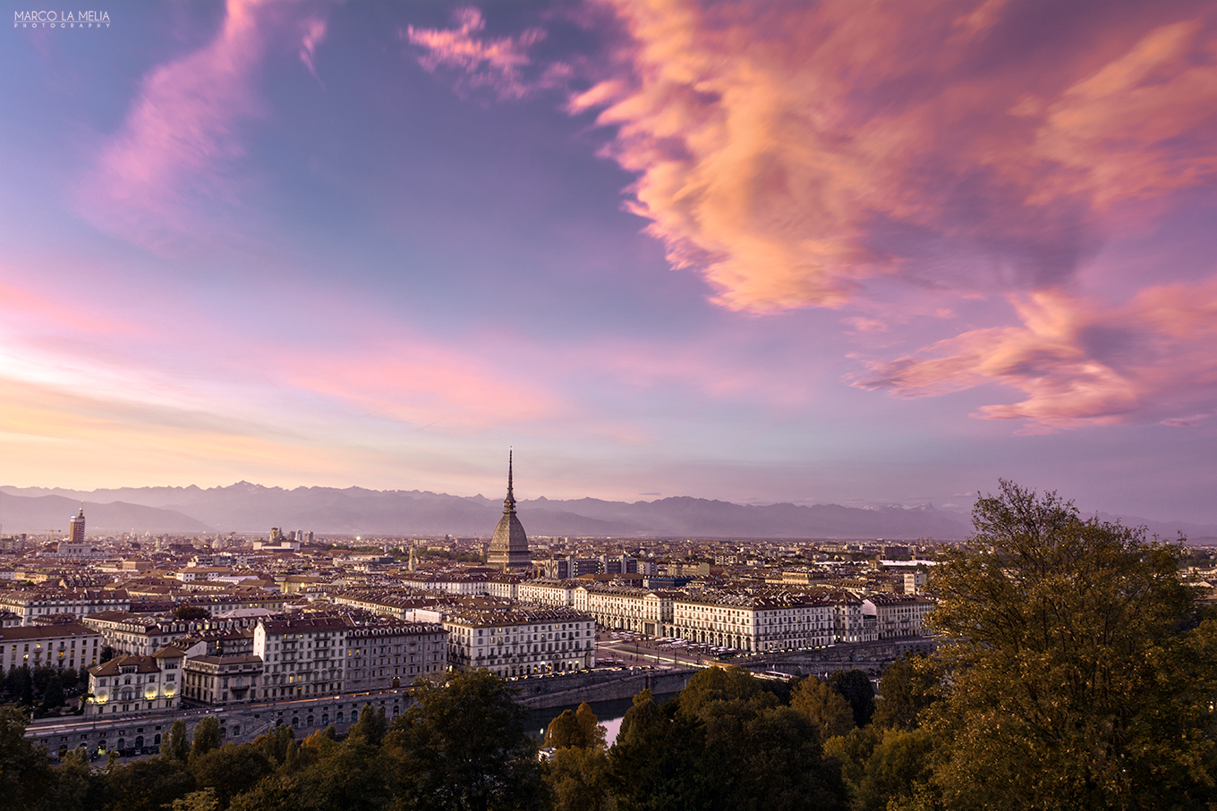 Tramonto sui tetti di Torino