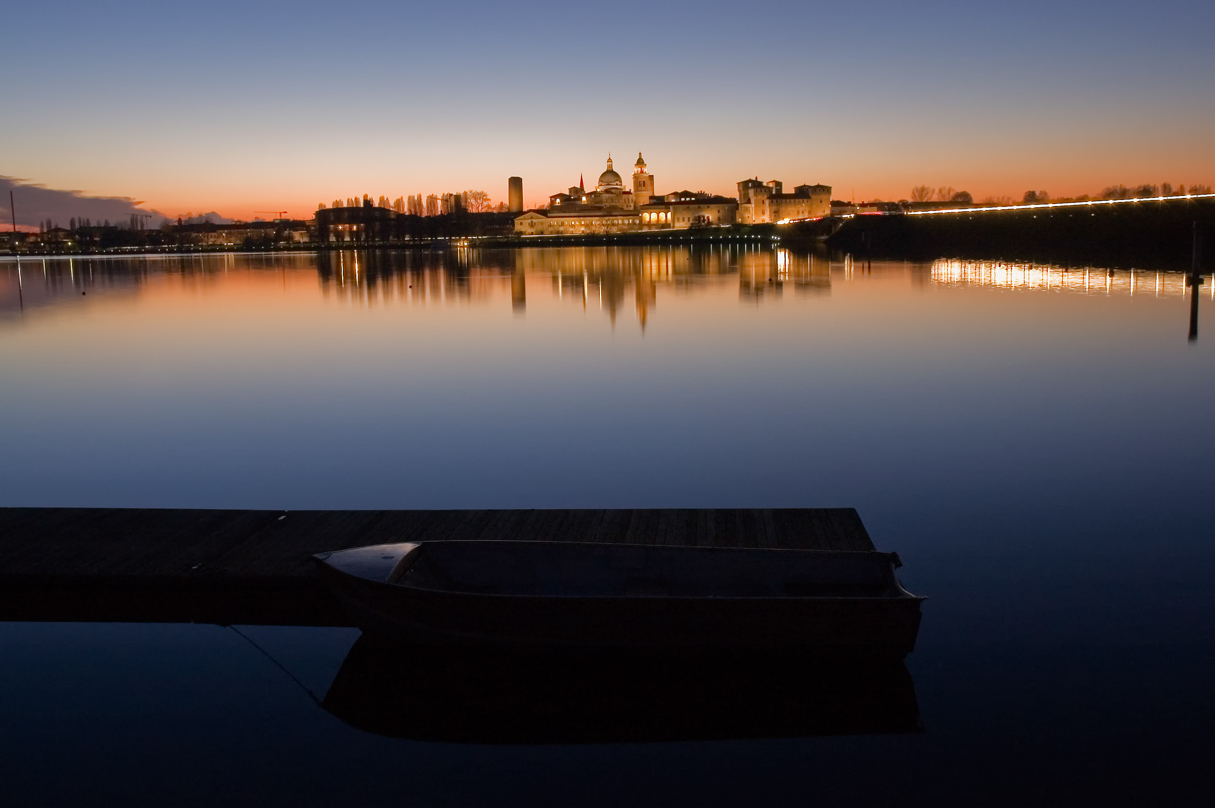 Mantua at night