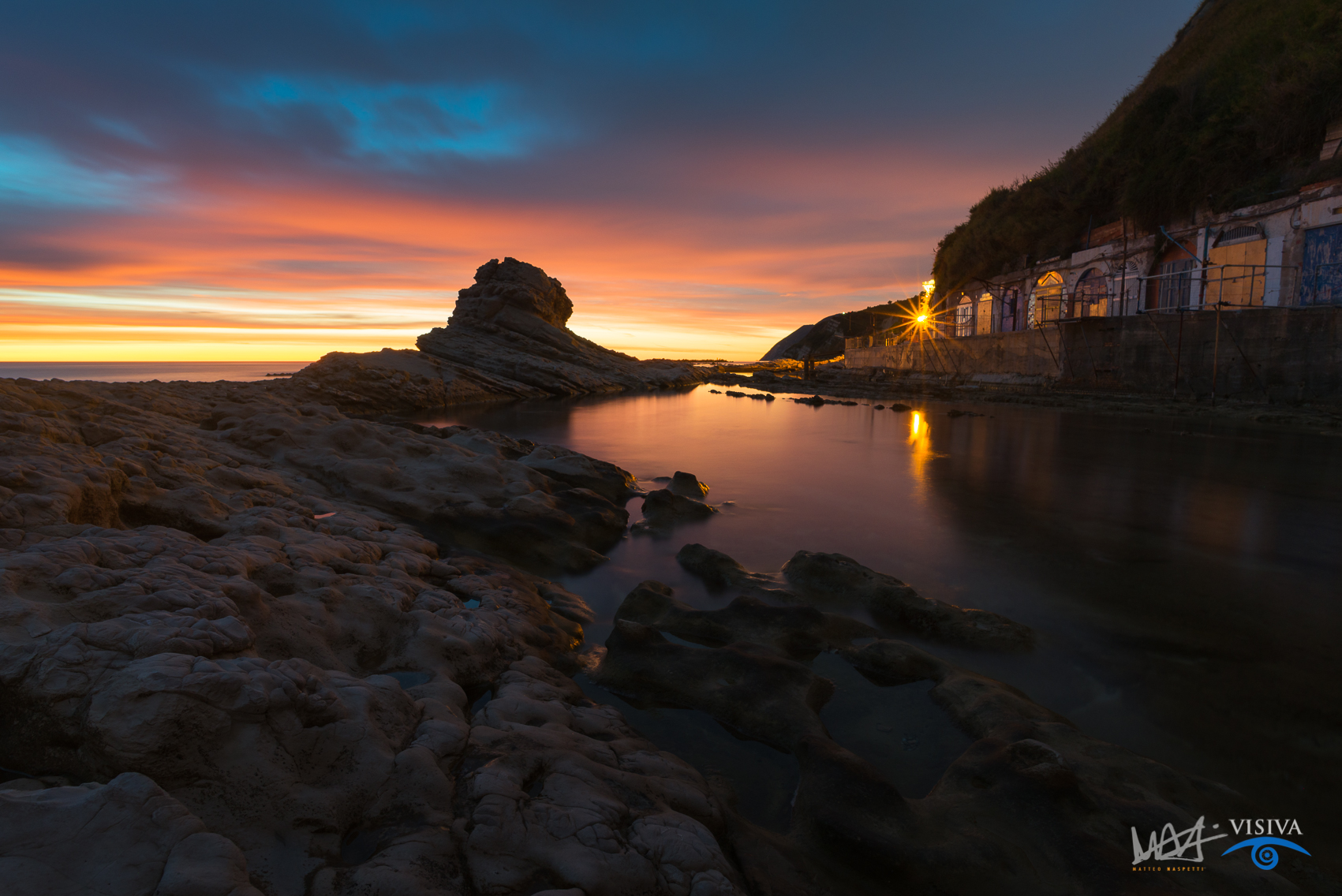 .... a thousand shades of the Pope's chair