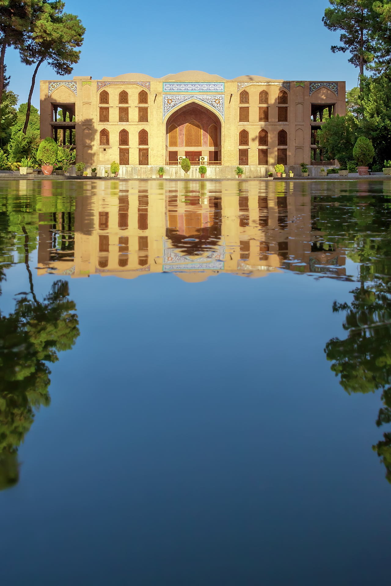 Chehel Sotoun Palace