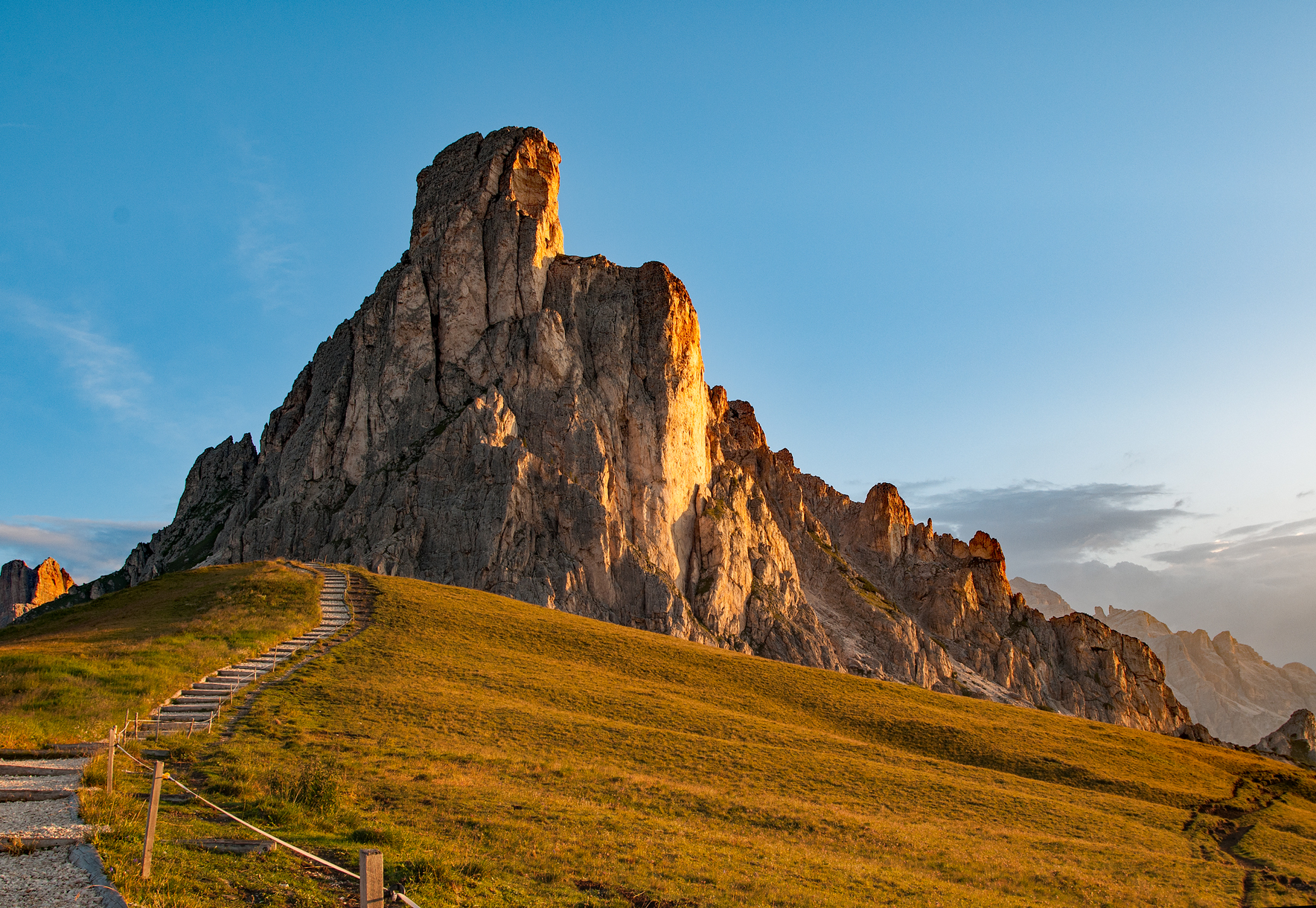 The way to Ra Gusela