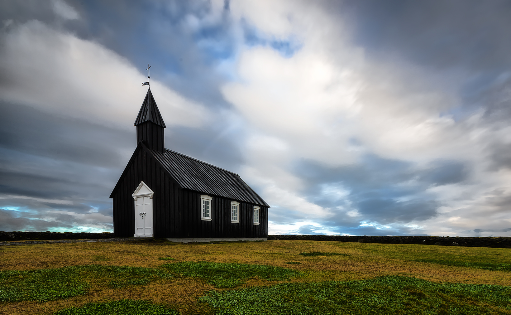 Budir, la chiesa nera