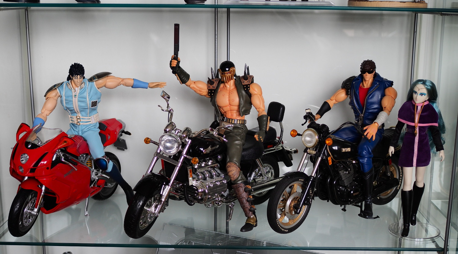 Motorcyclists and pupa