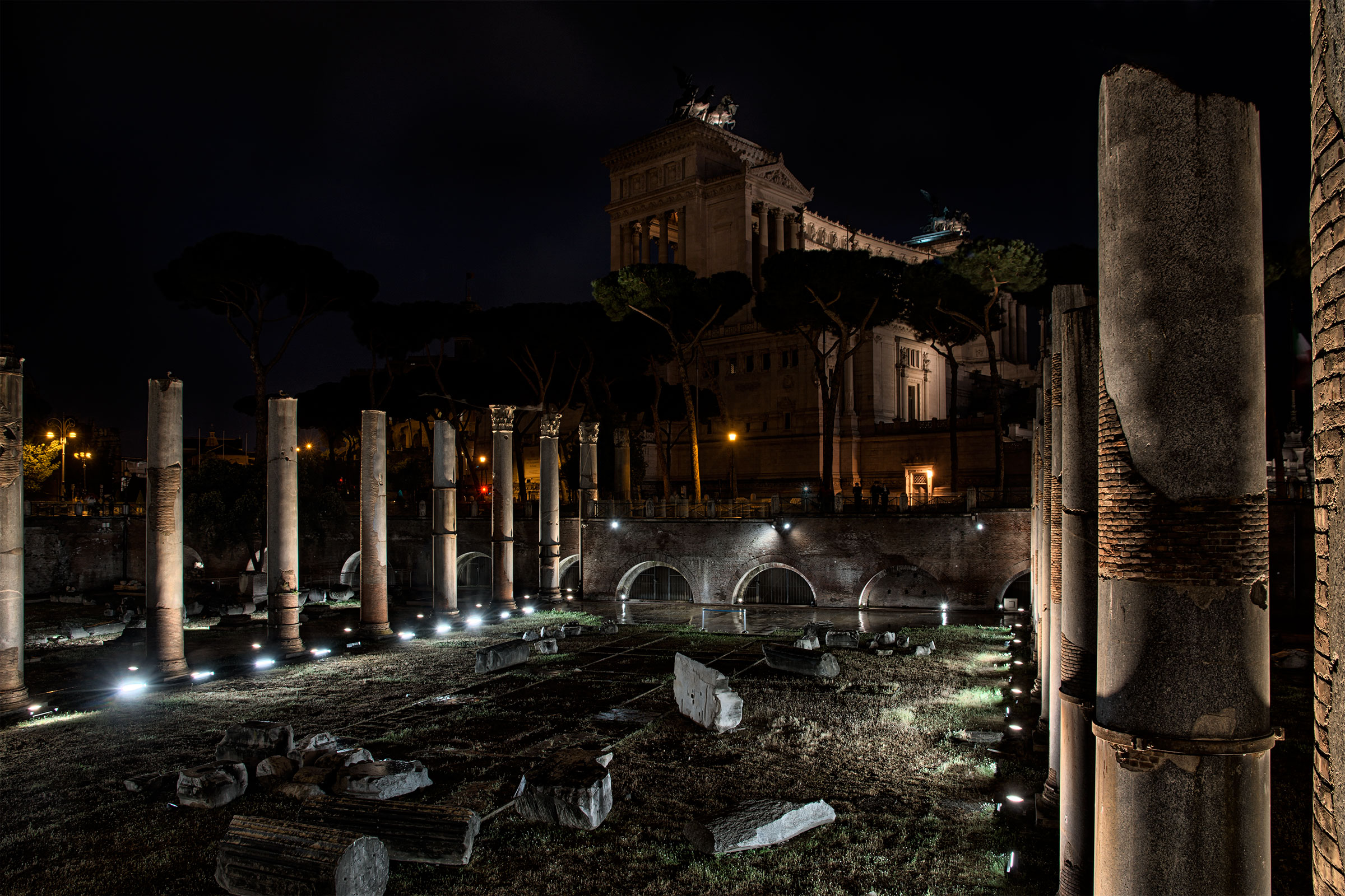 Tra i Fori di notte