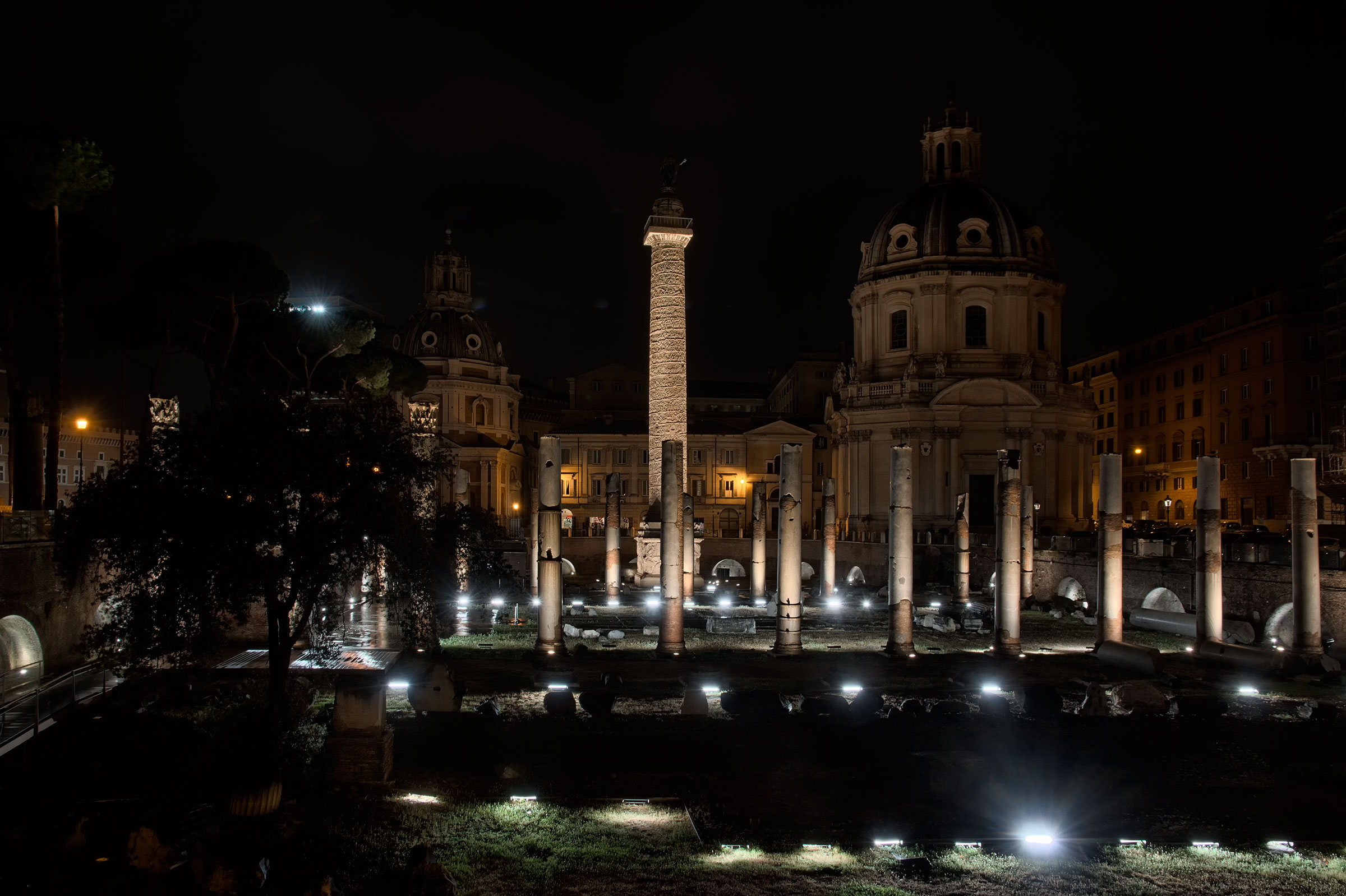 Tra i Fori di notte