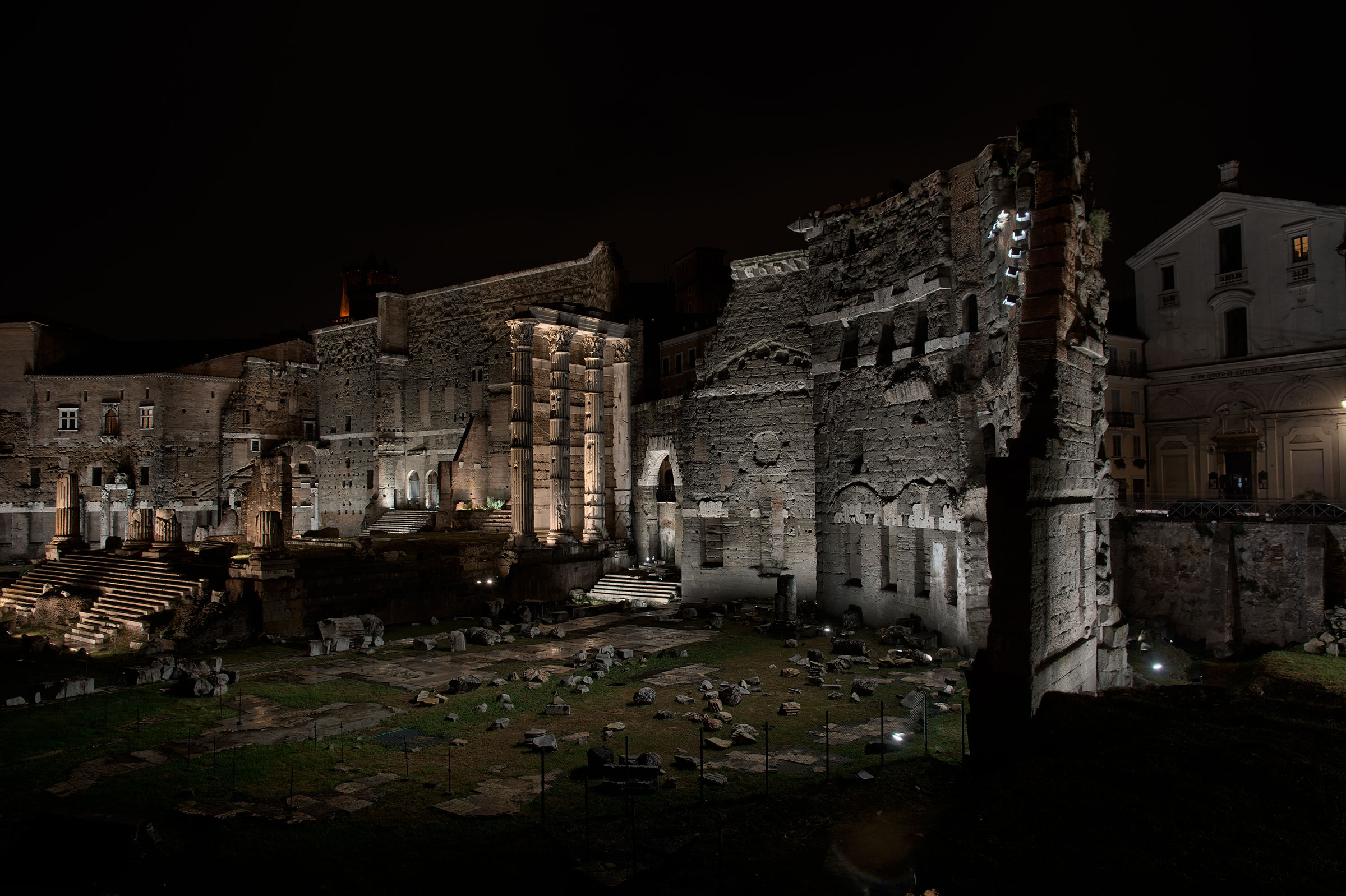 Tra i Fori di notte