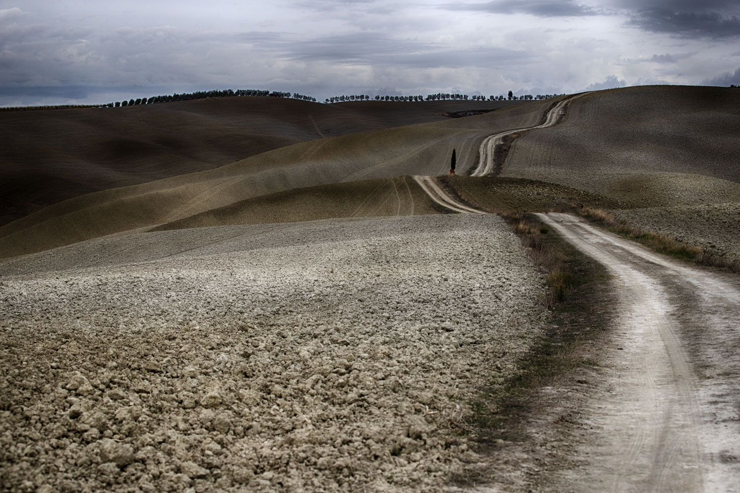 The road on the ridge
