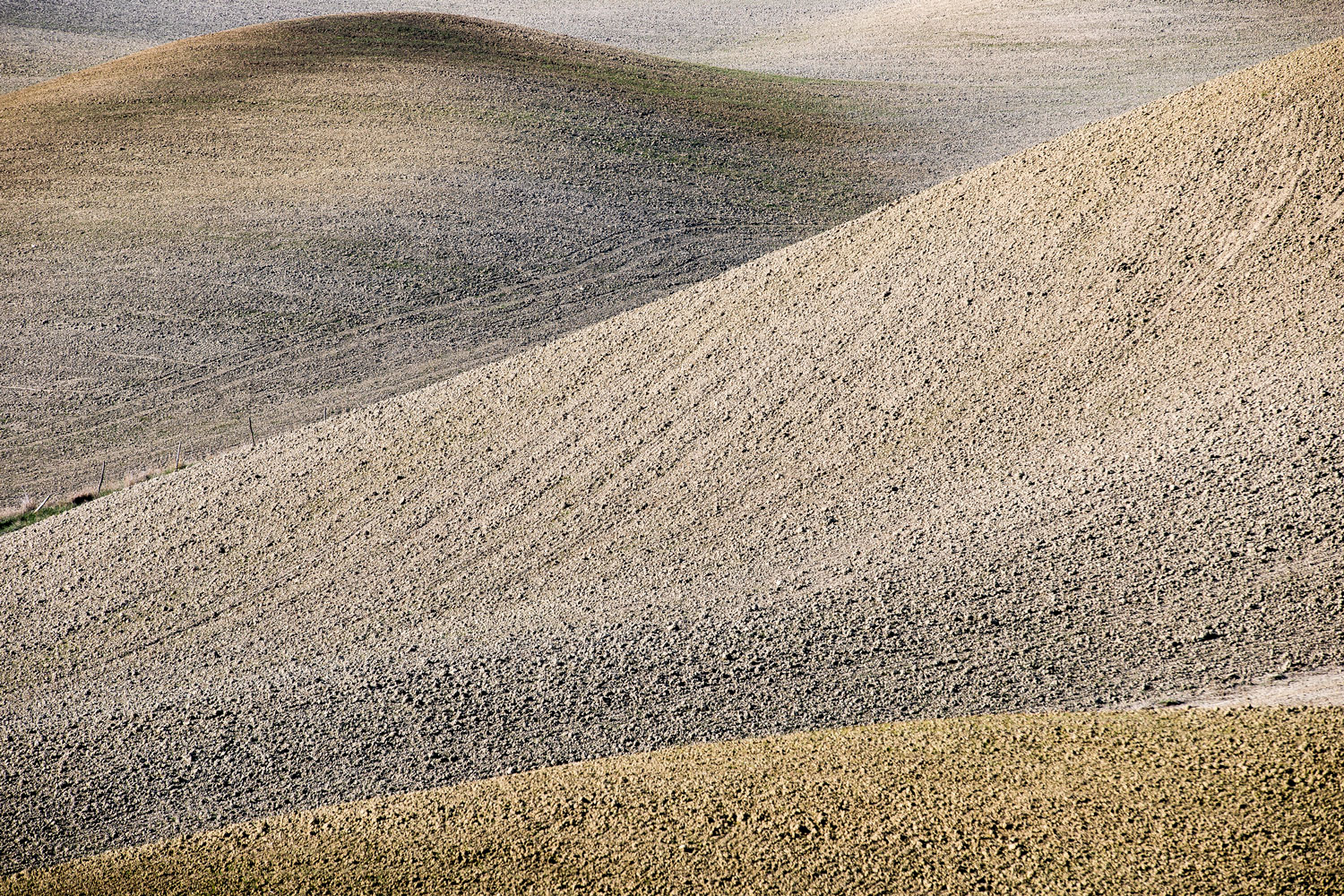 Chromatic nuances of the Crete Senesi