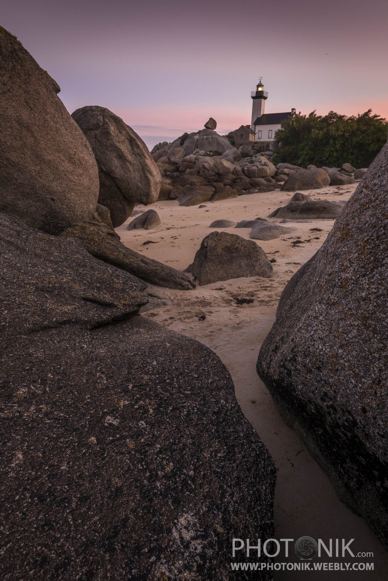 Alba al Phare de Pontusval