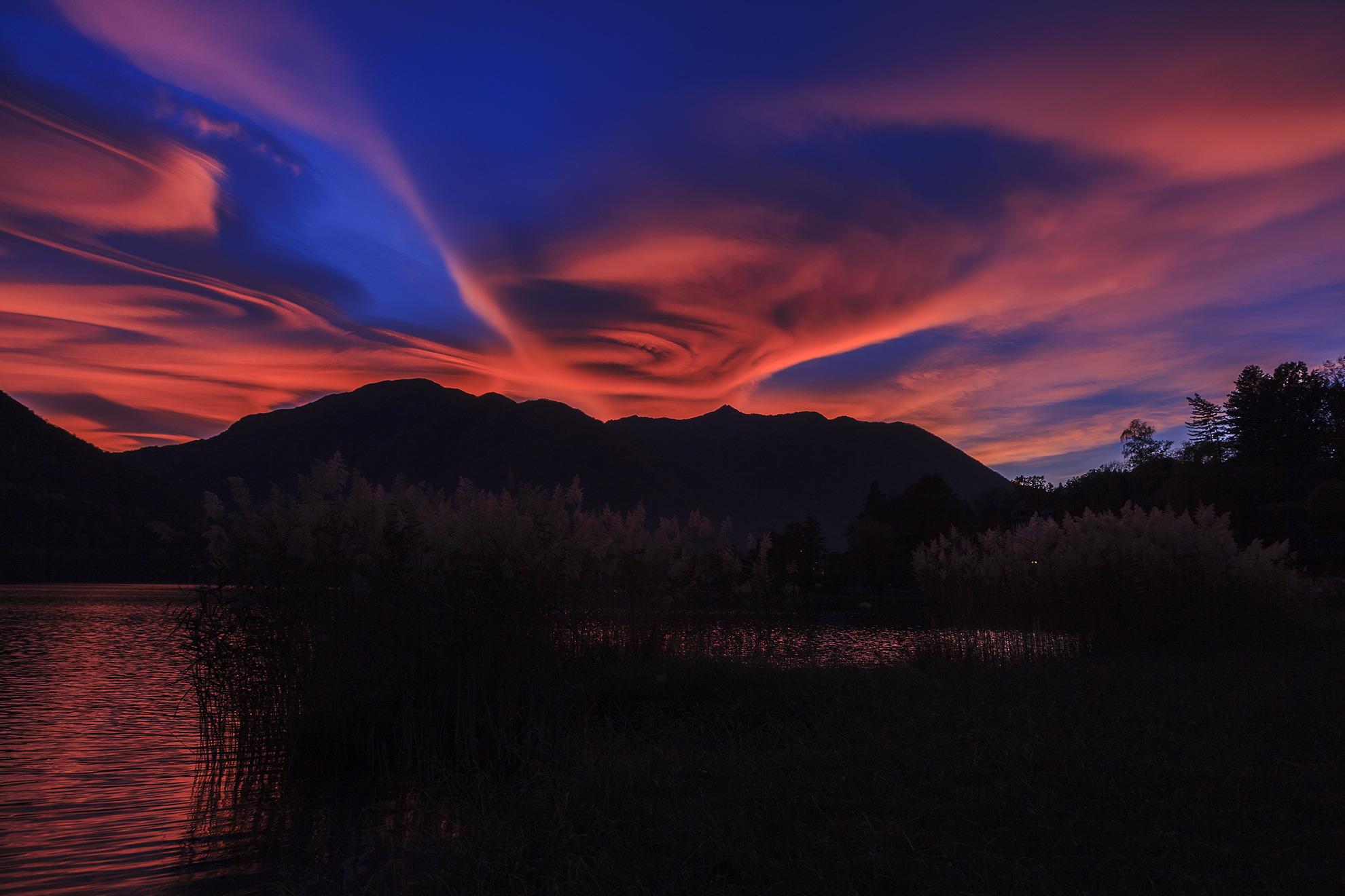 sunset lake of mergozzo