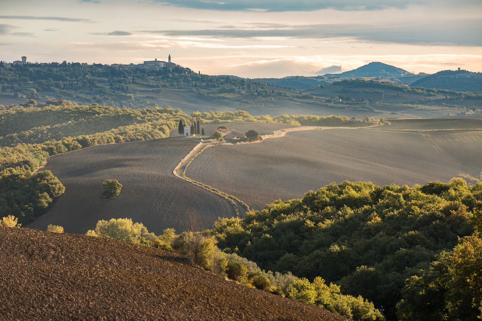 Pienza con chiesa di Vitaleta