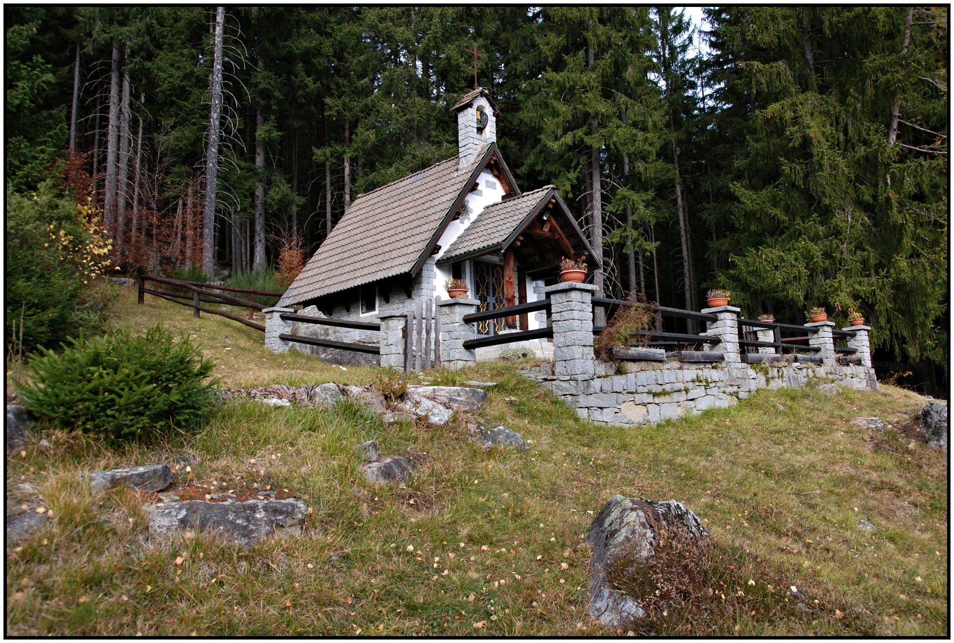 La Chiesetta tra gli abeti