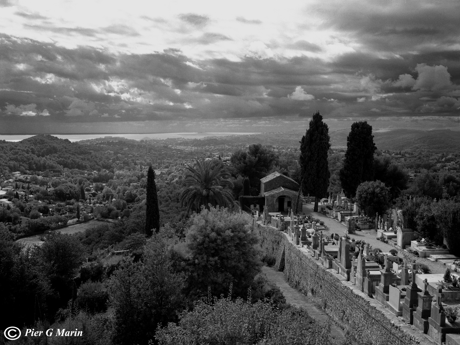 04 - Cote d'Azur, Saint Paul de Vence Cemetery