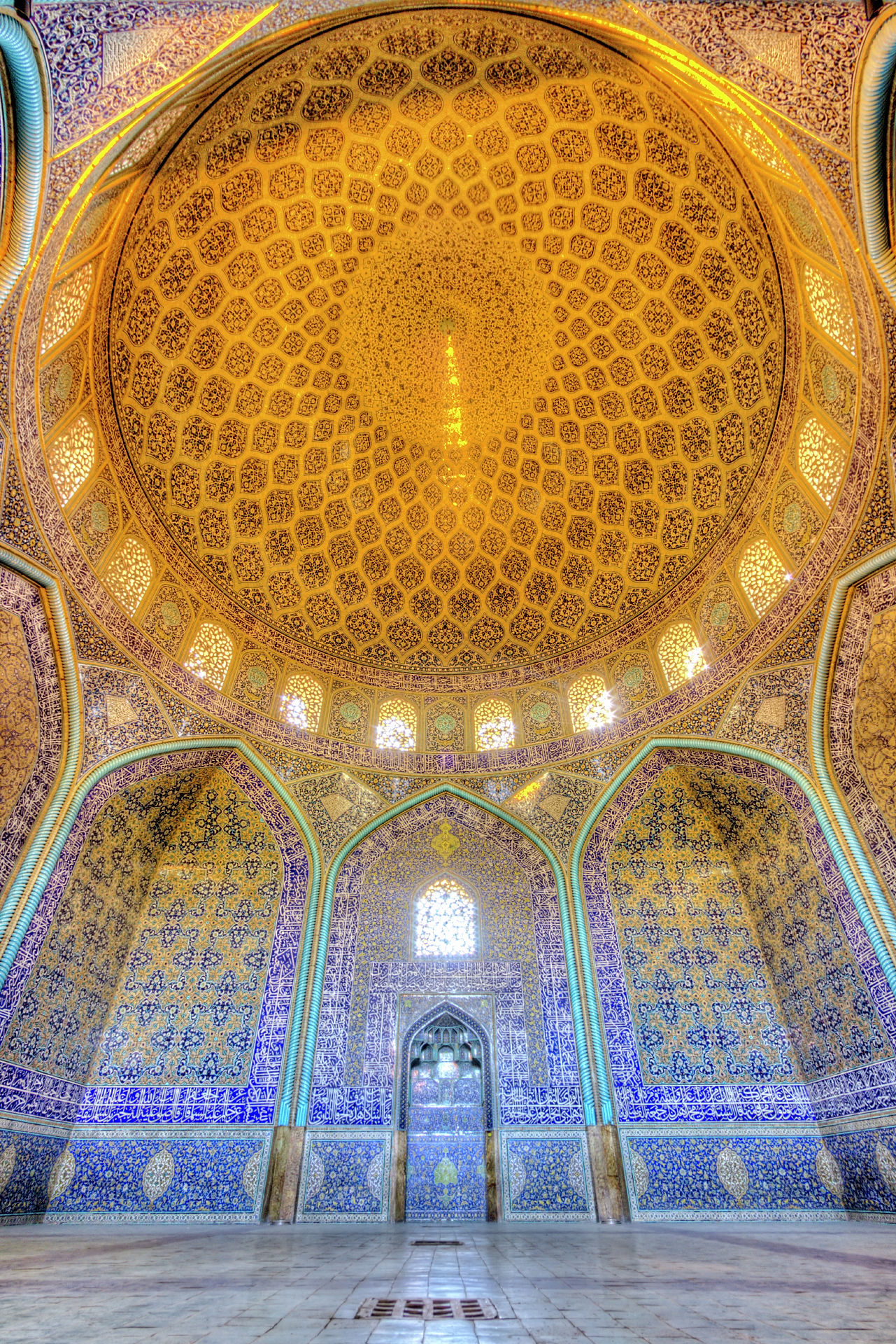 Roofed area of the Sheikh Lotfollah Mosque