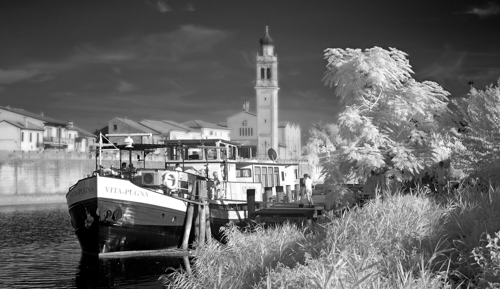 dock on the Zelo canal