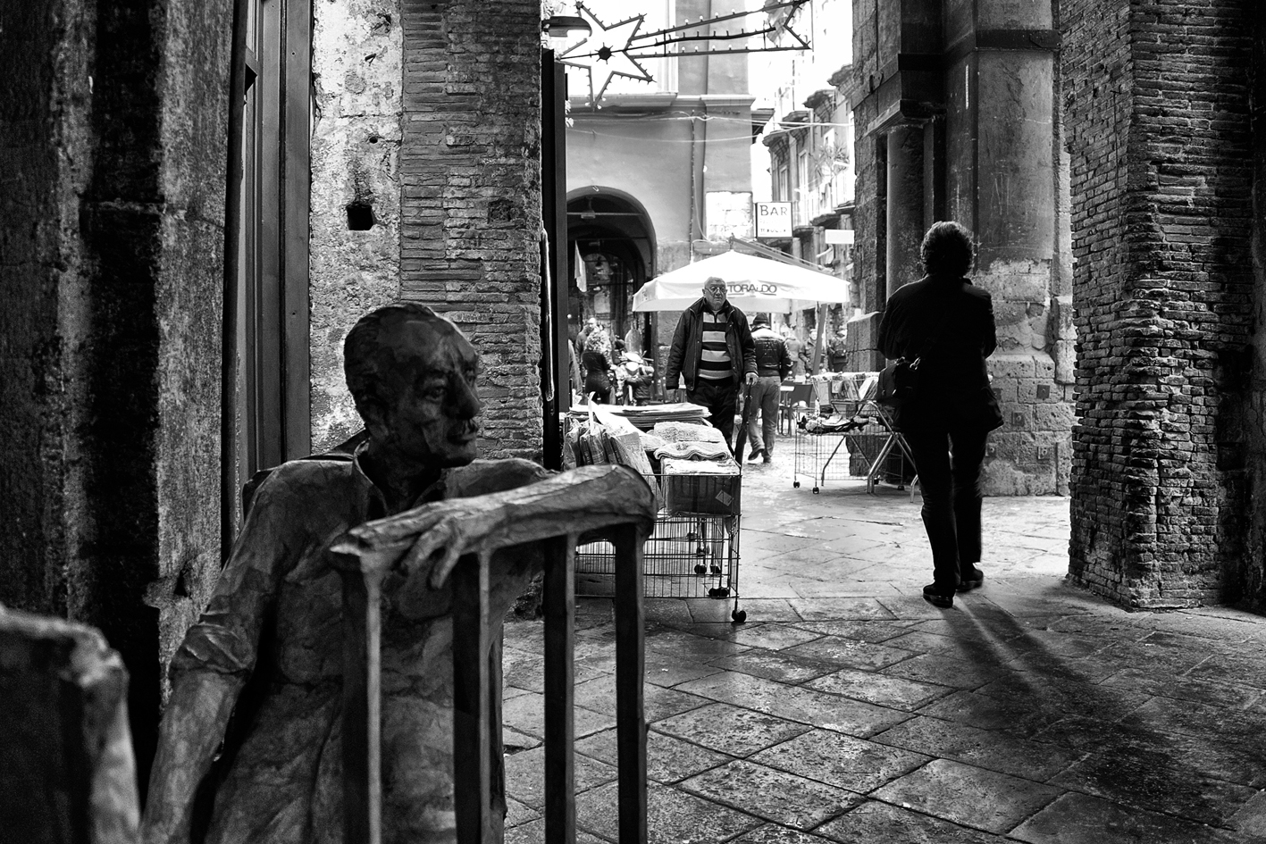 For the alleys of Naples