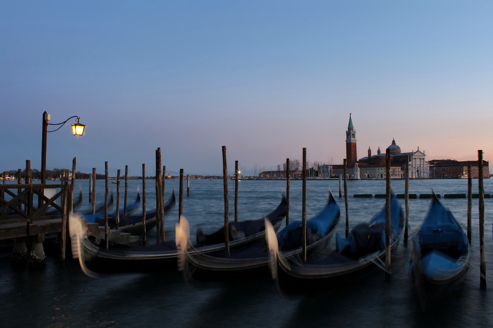 Buonanotte a questo silenzio